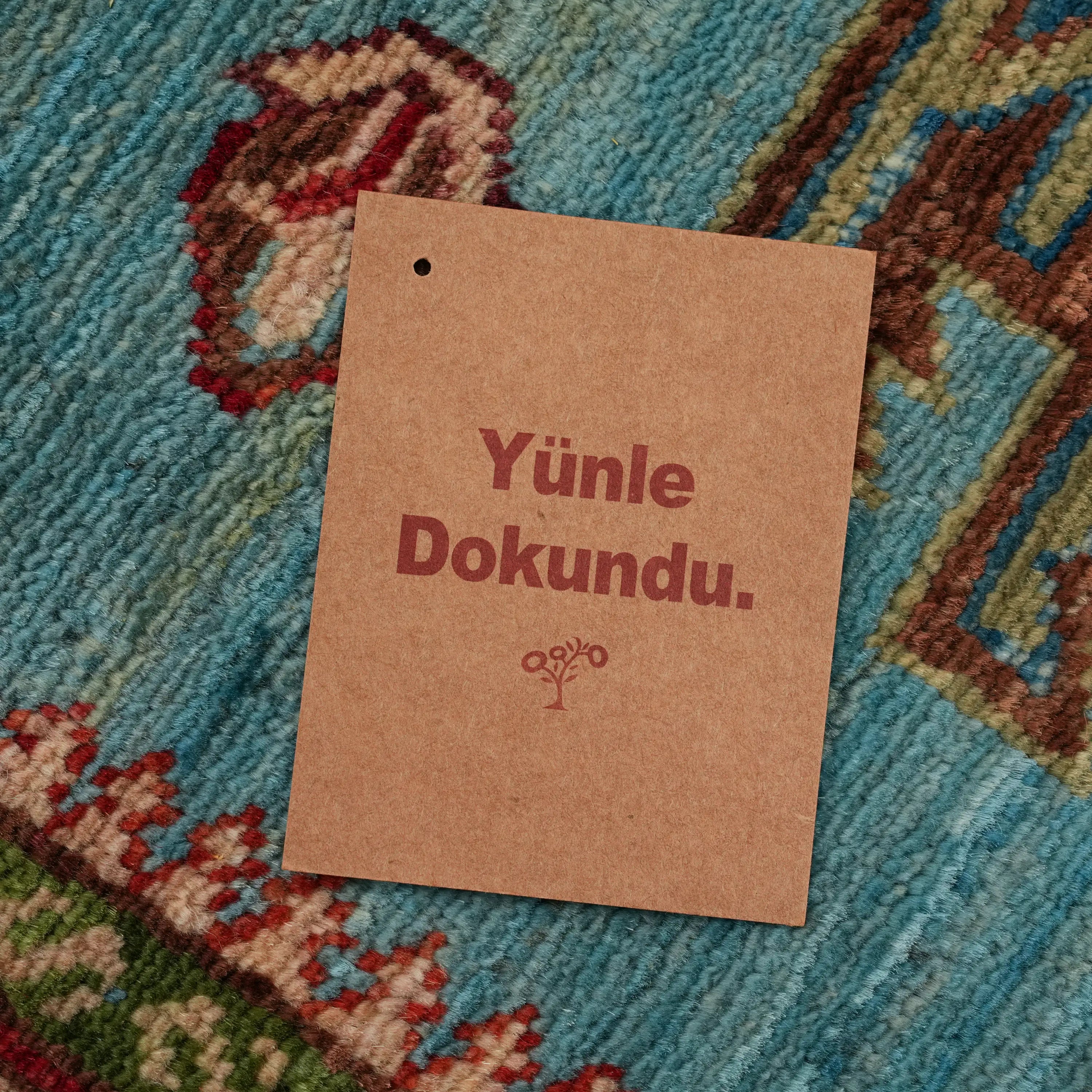 El Dokuma Anadolu Desenli Turkuaz Yün Halı