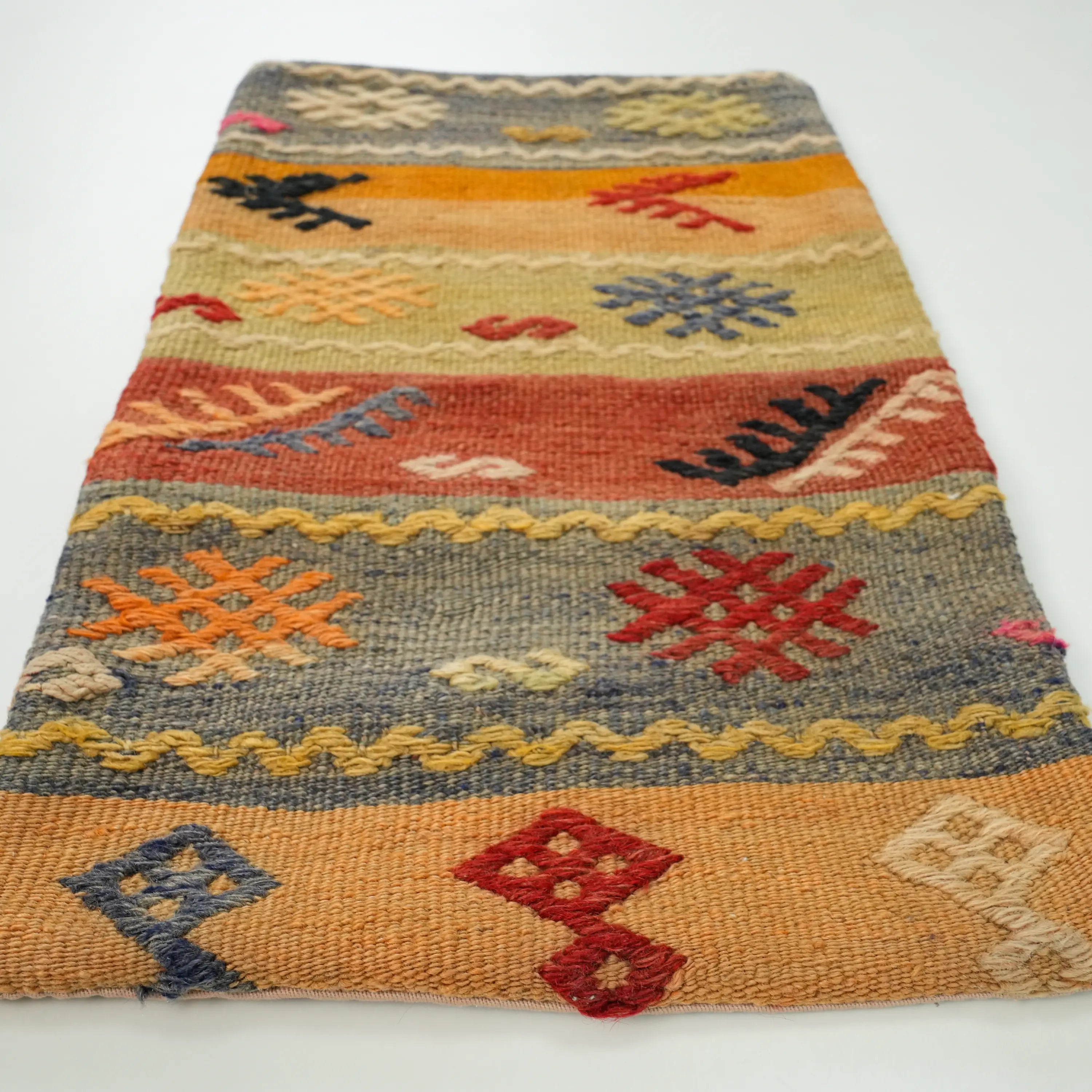 El Dokuma Anadolu Desenli Yün Rengarenk Kırlent Kılıfı