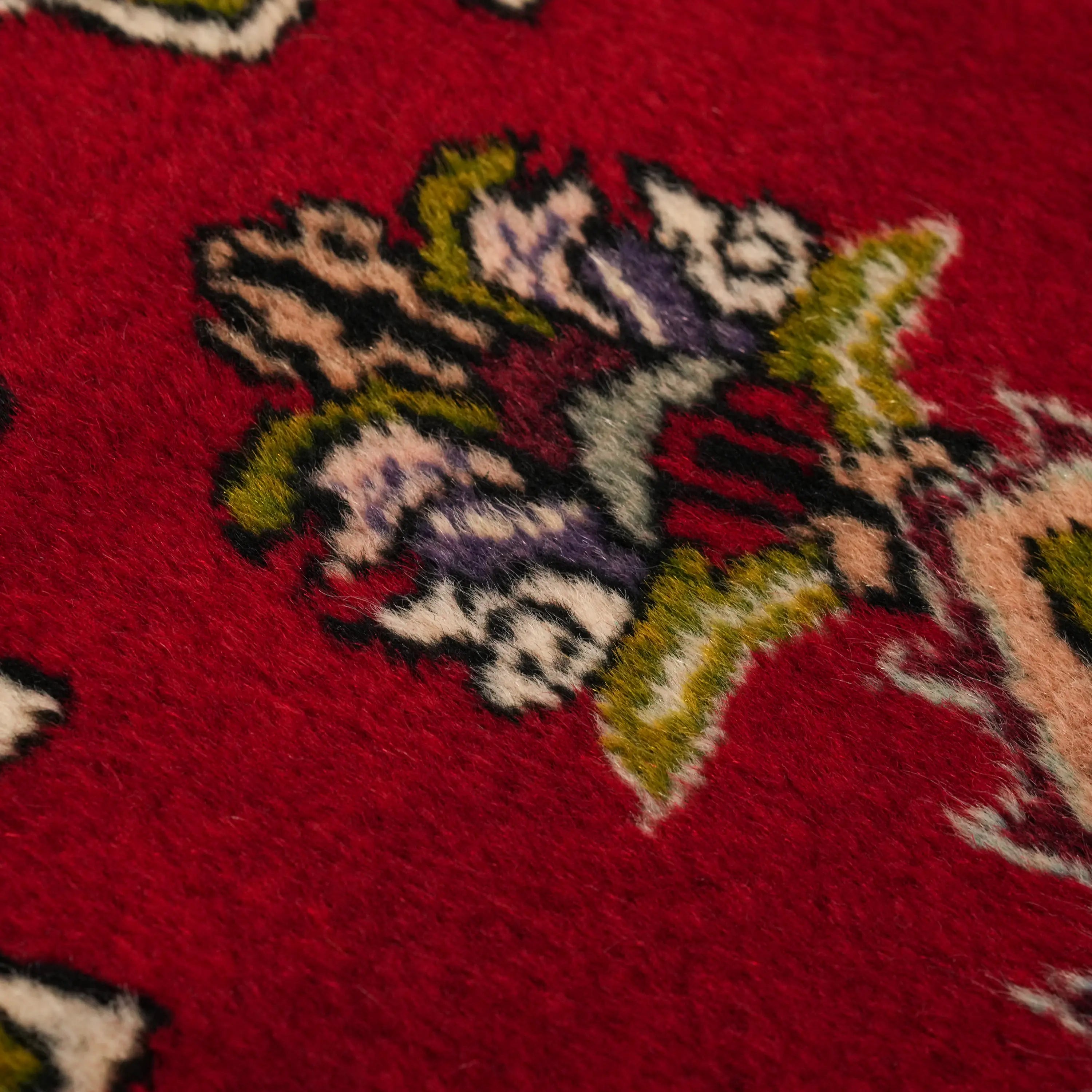 El Dokuma Anadolu Desenli +70 Yaş Kırmızı Yün Sandık Eskisi Kök Boyalı Kırşehir Halısı