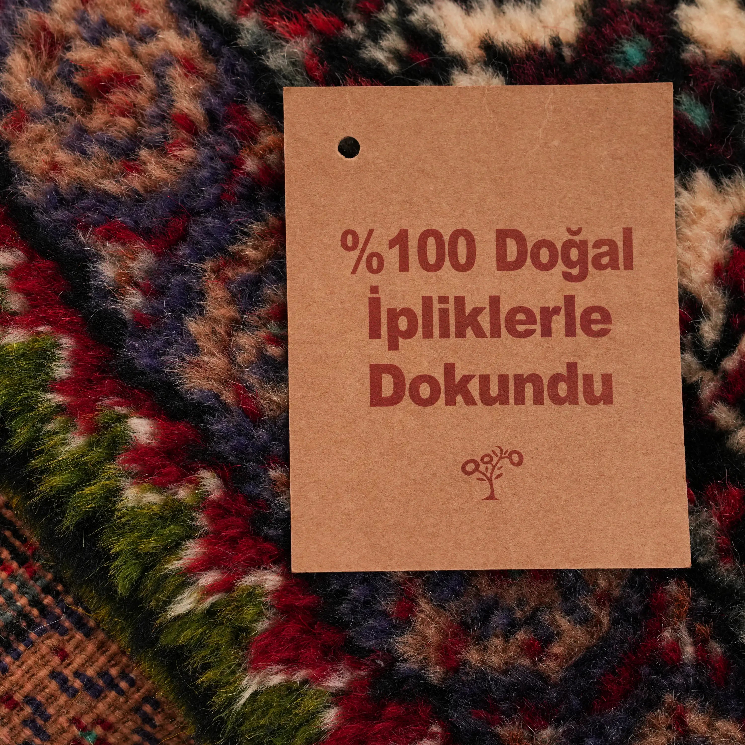 El Dokuma Anadolu Desenli +70 Yaş Kırmızı Yün Sandık Eskisi Kök Boyalı Kırşehir Halısı