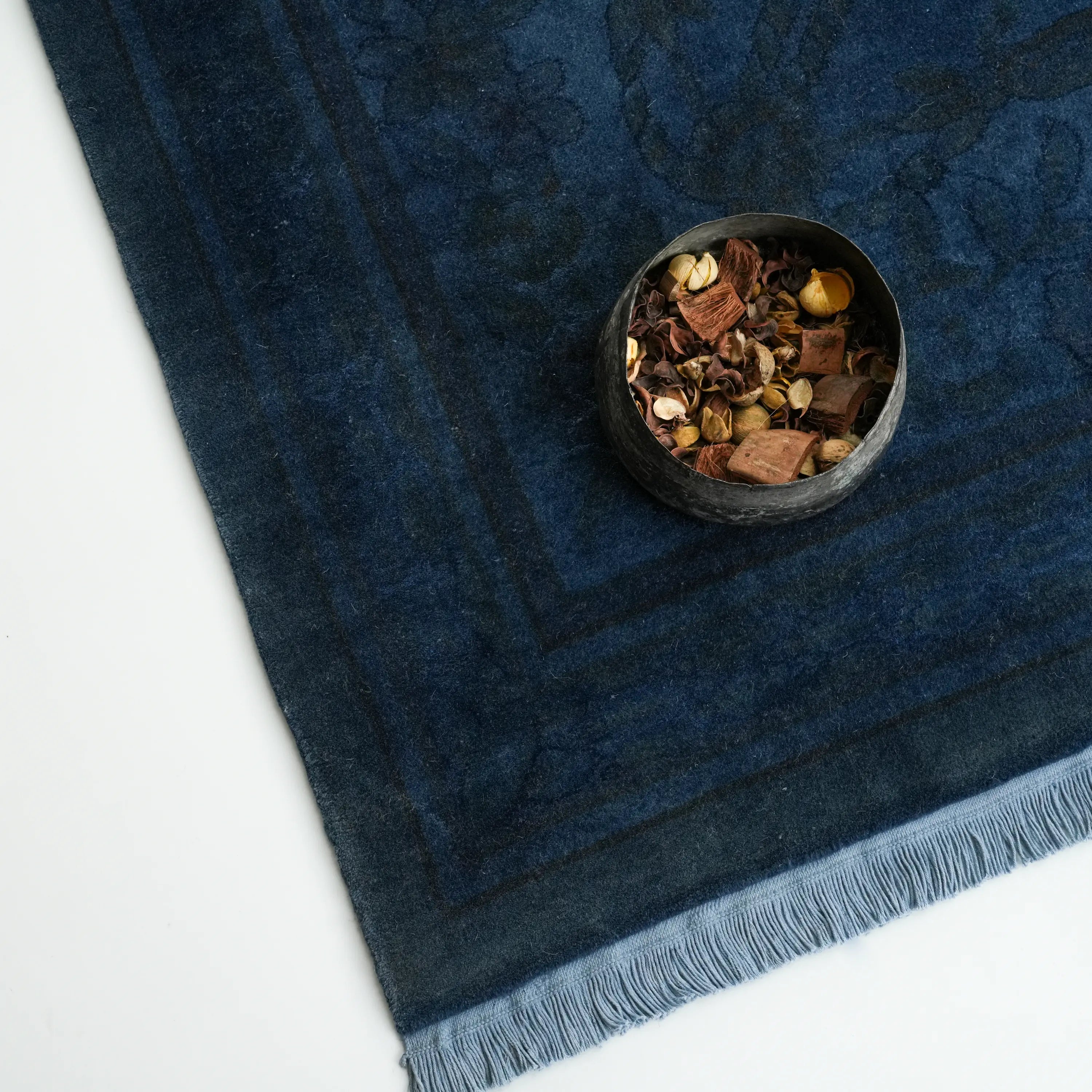 The Handwoven Avant-garde Patterned Navy Blue Silky Rug