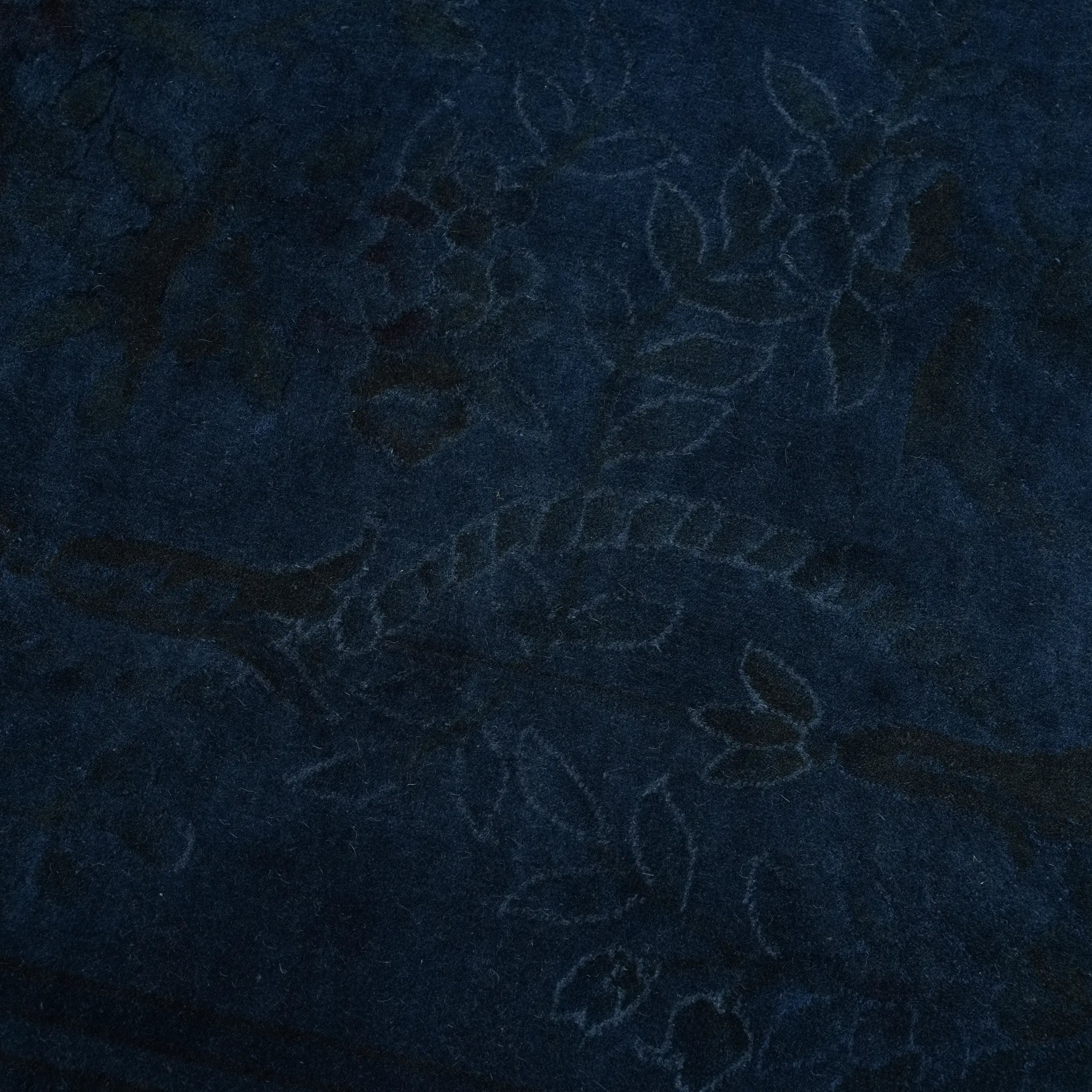 The Handwoven Avant-garde Patterned Navy Blue Silky Rug