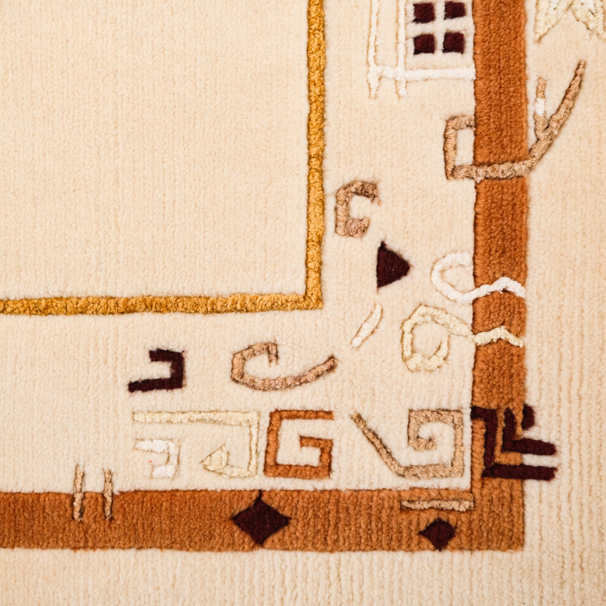 El Dokuma Çerçeve Desenli Bej Klasik Halı