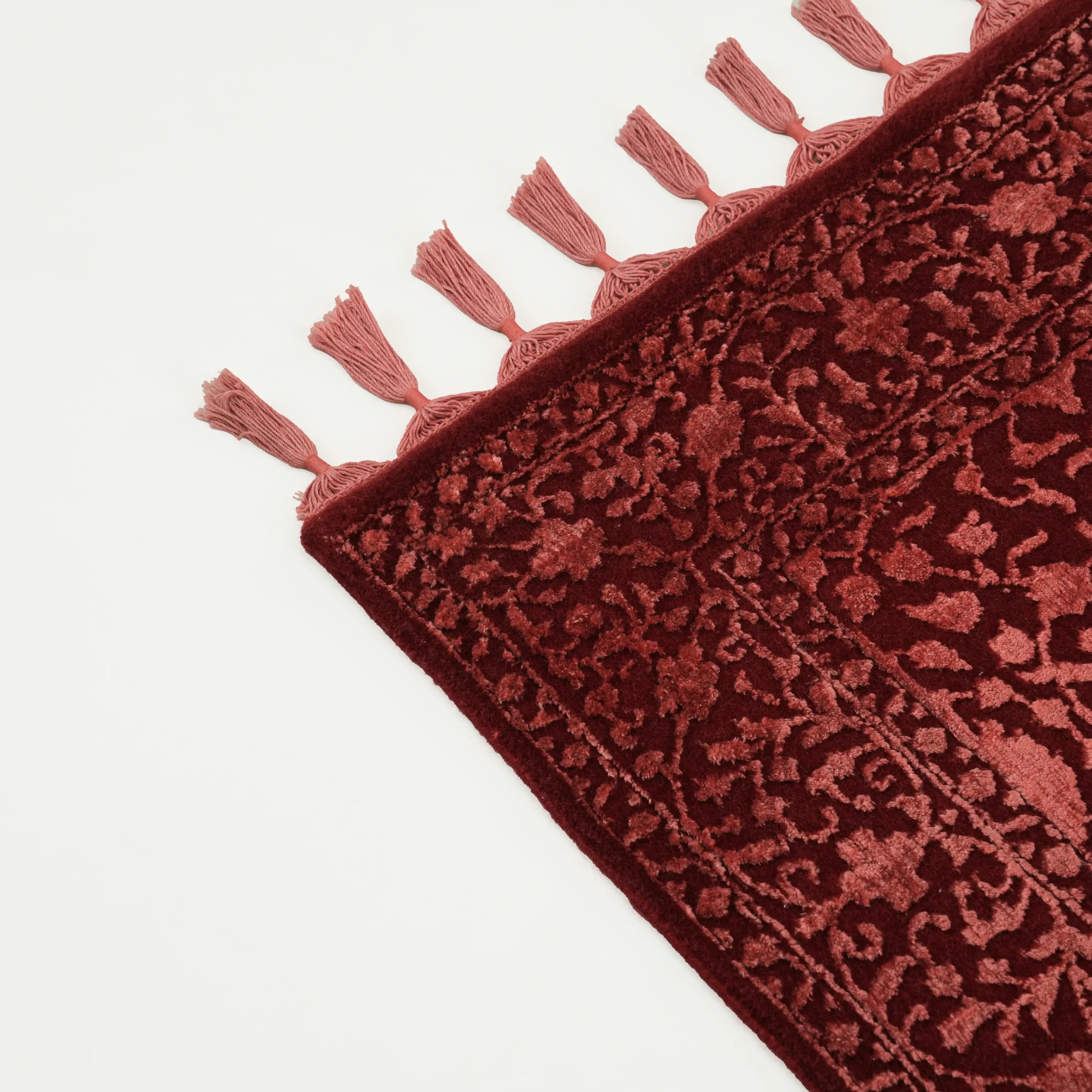 El Dokuma Çiçek Desenli Kırmızı Yün Halı