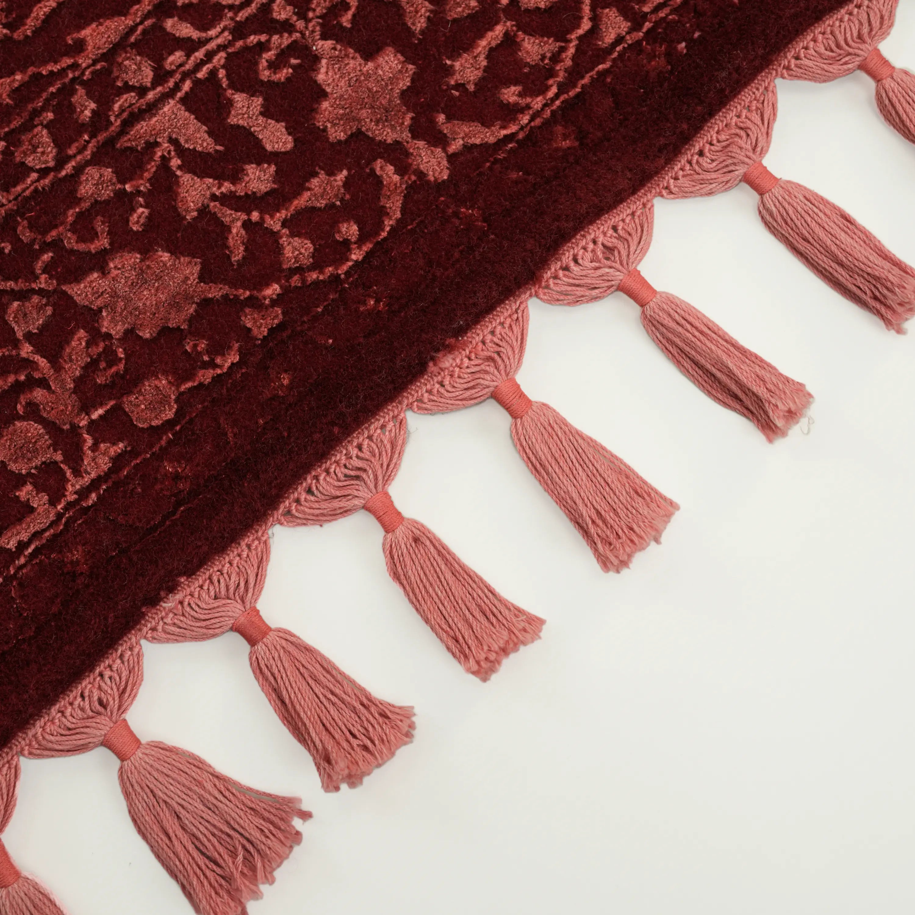 El Dokuma Çiçek Desenli Kırmızı Yün Halı