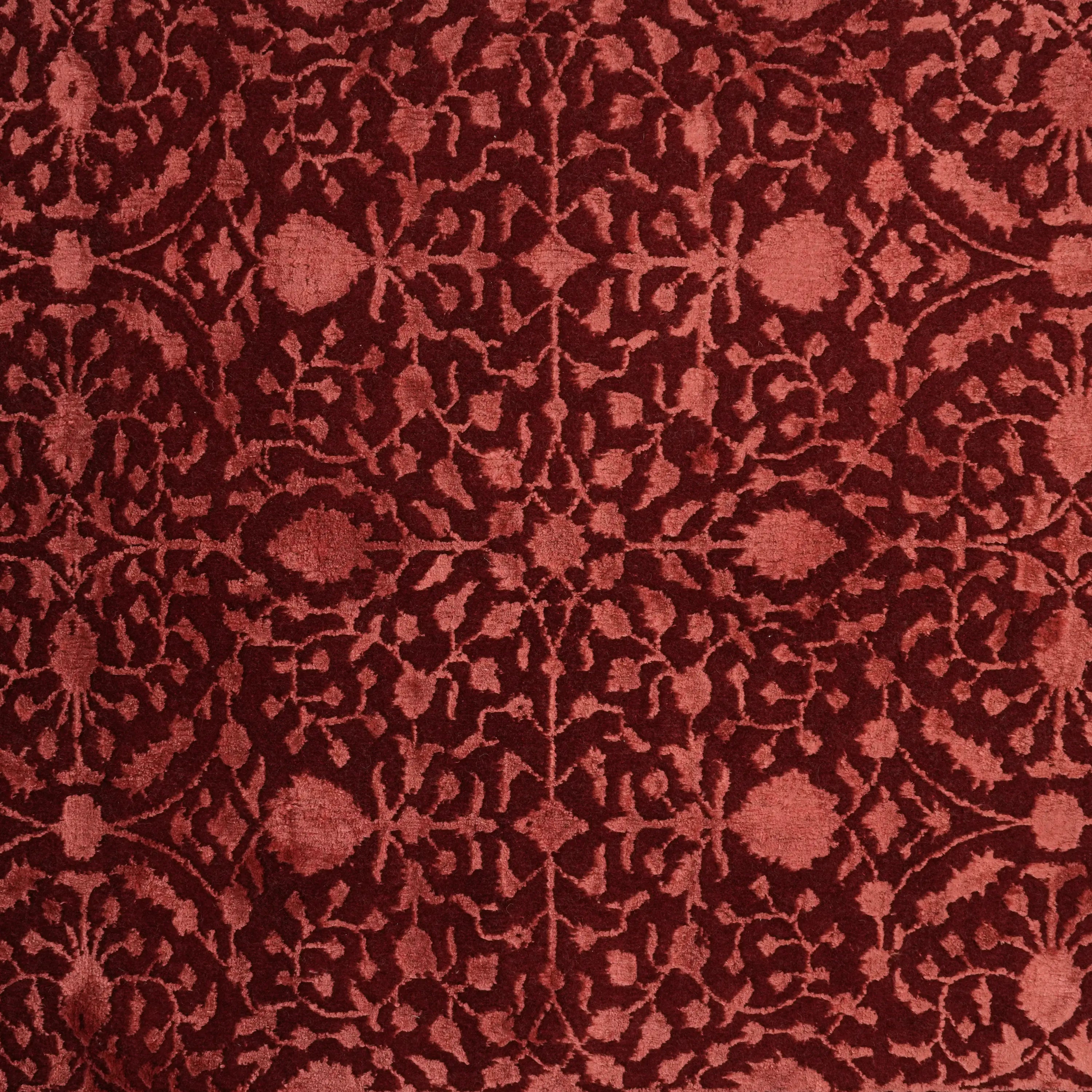 El Dokuma Çiçek Desenli Kırmızı Yün Halı