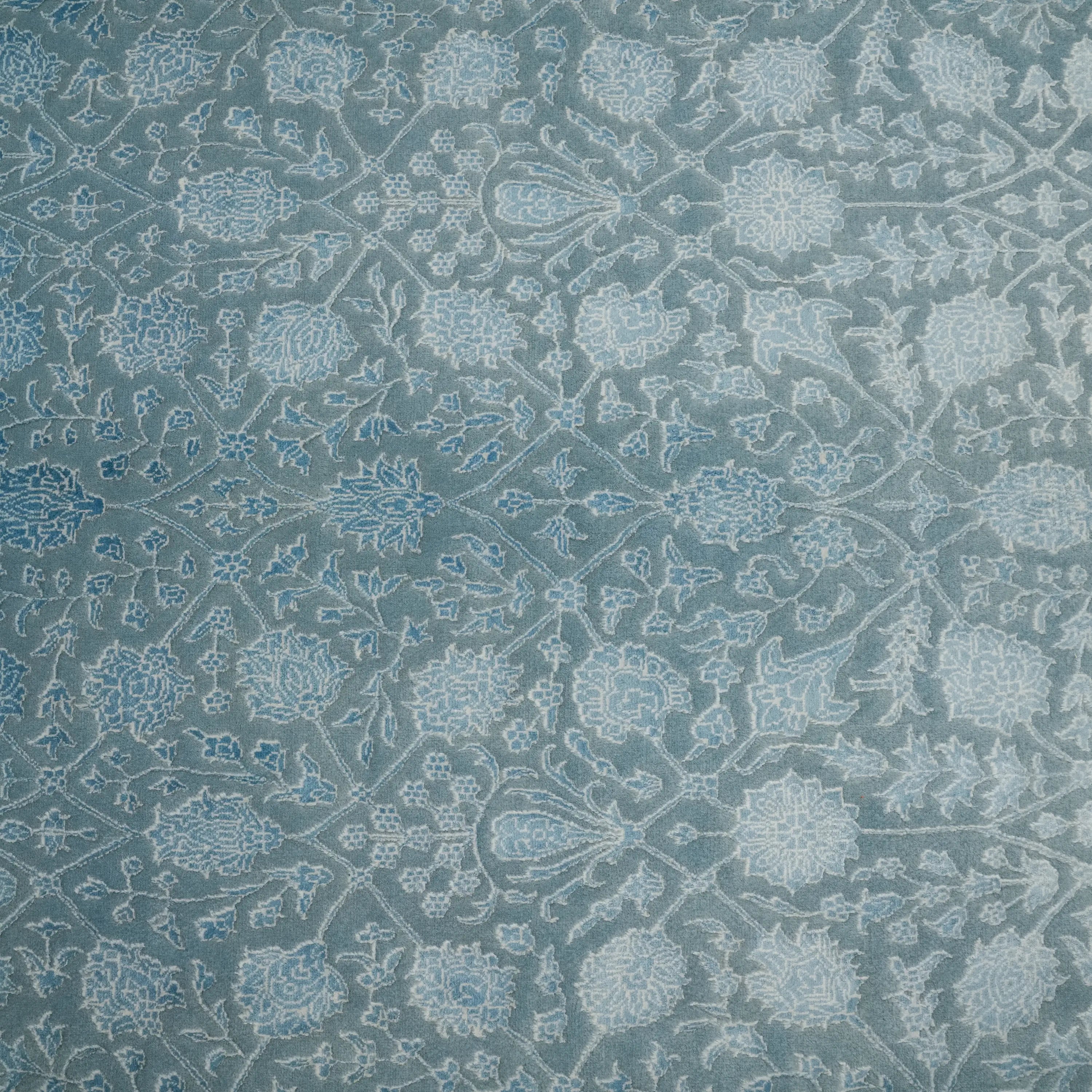 Safir Serisi El Dokuma Çiçek Desenli Mavi Yün Halı