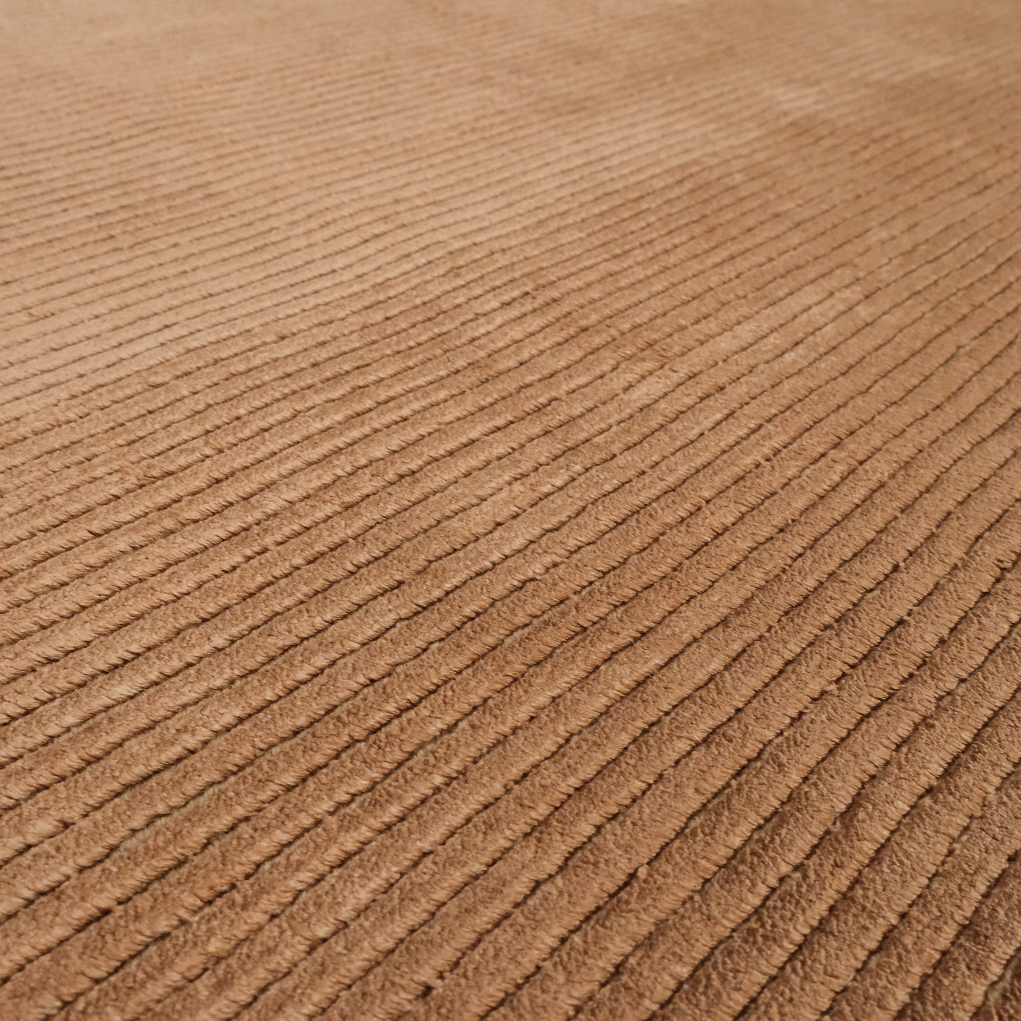 El Dokuma Çizgi Desenli Bakır Halı