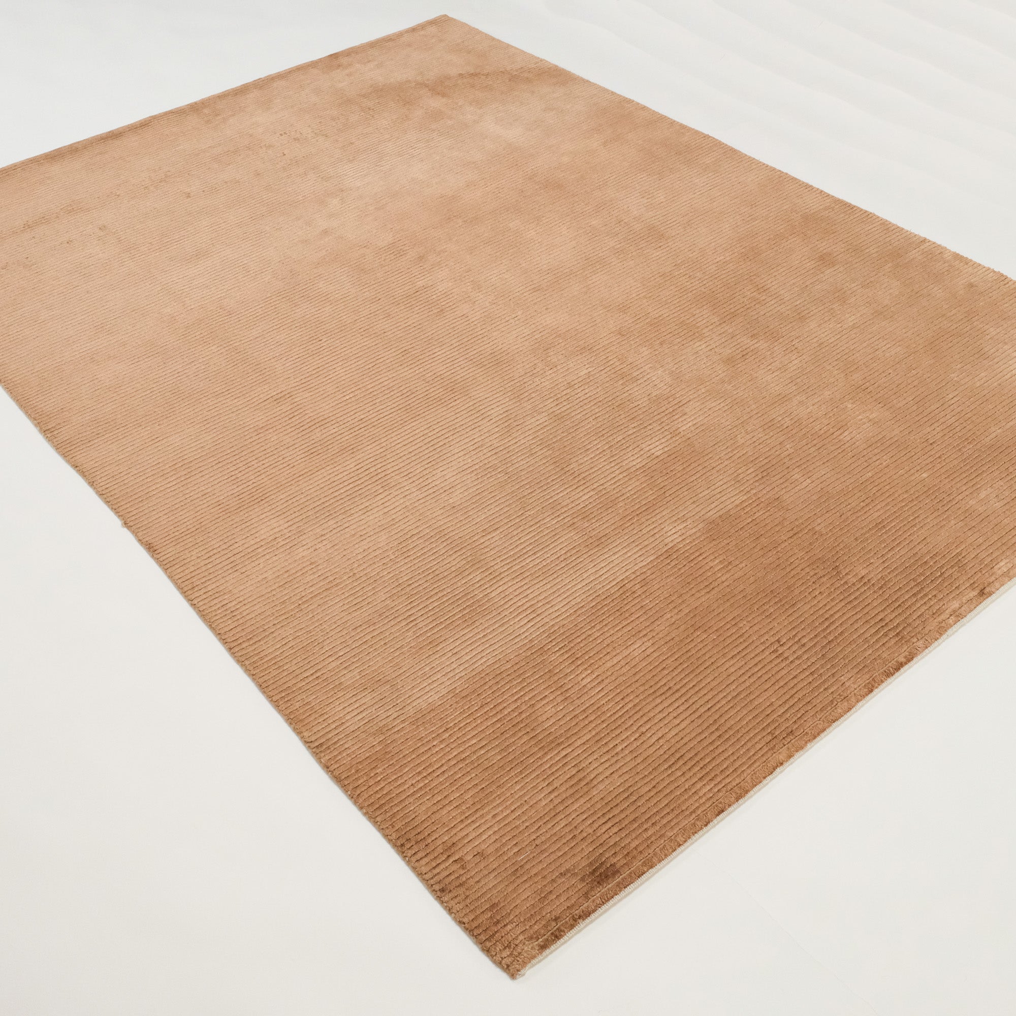 El Dokuma Çizgi Desenli Bakır Halı