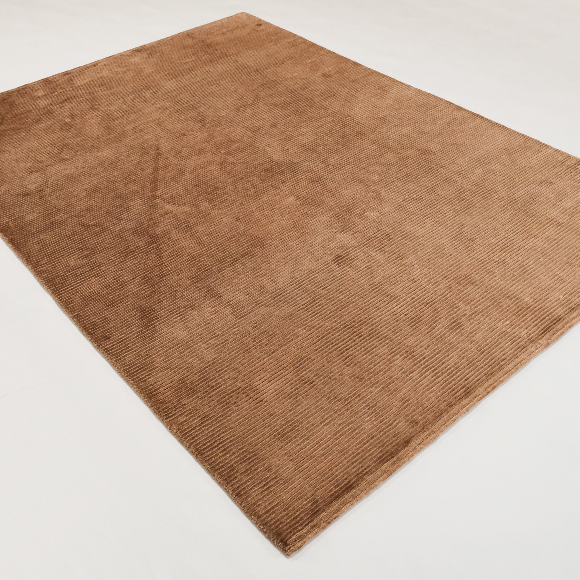 El Dokuma Çizgi Desenli Bakır Halı