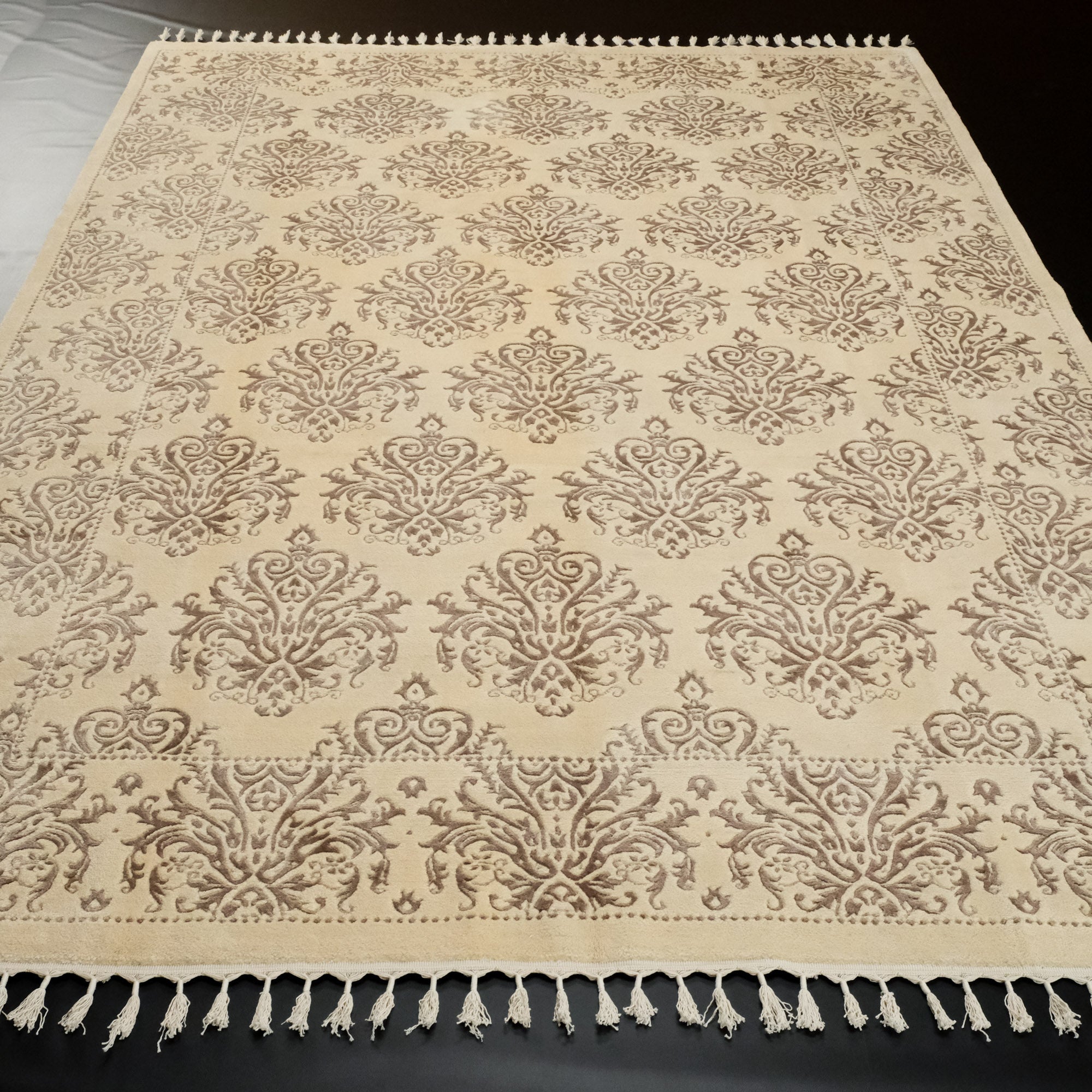 Damask Design Hand Woven Carpet