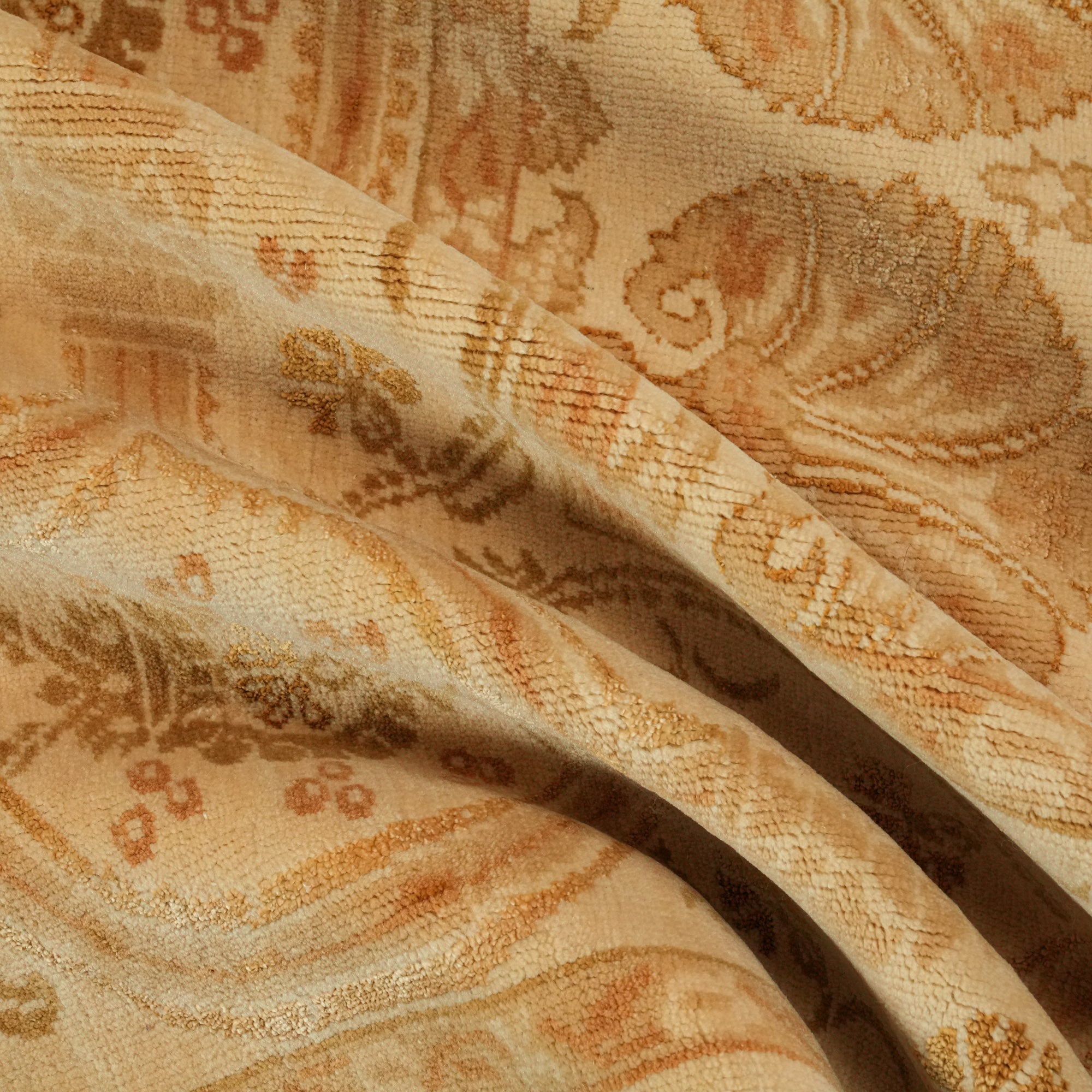 Handwoven Damask Pattern Cream Wool Rug