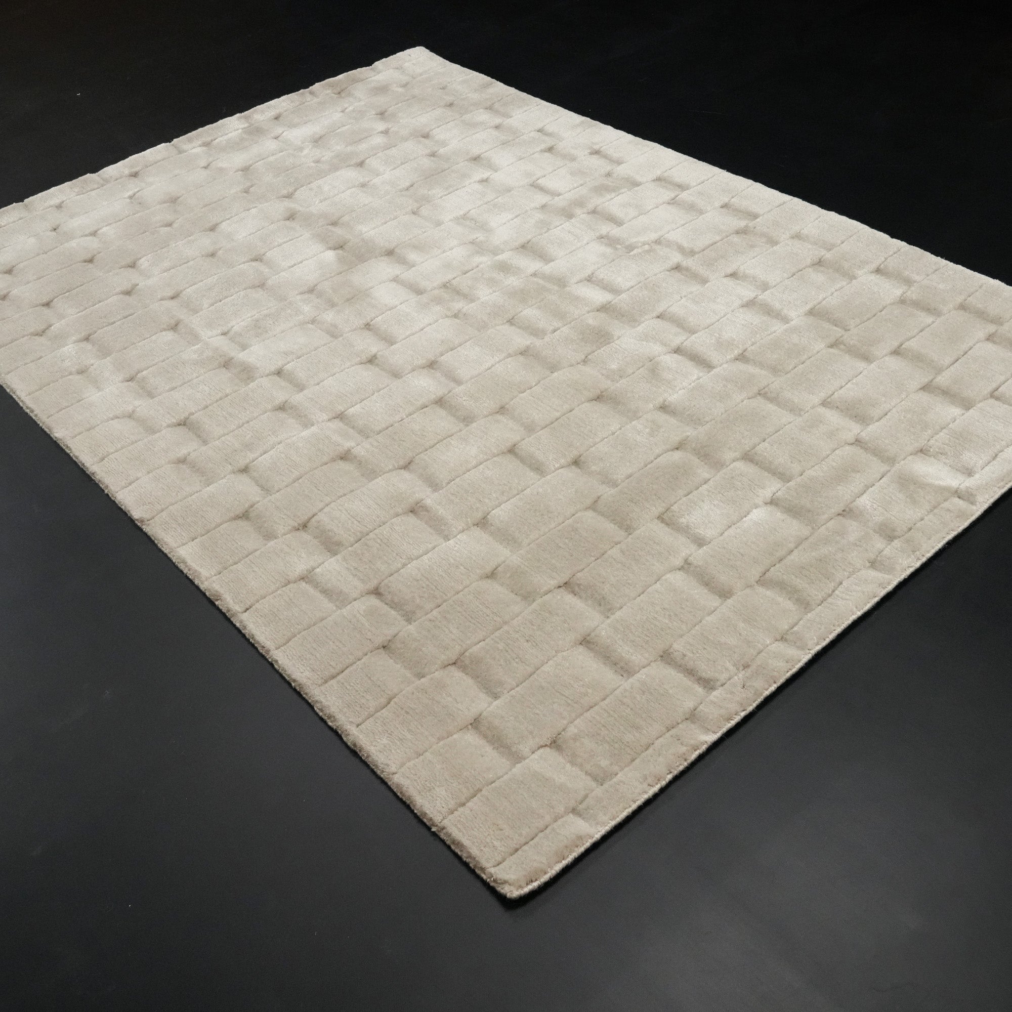 Hand Woven Geometric Patterned Gray Carpet