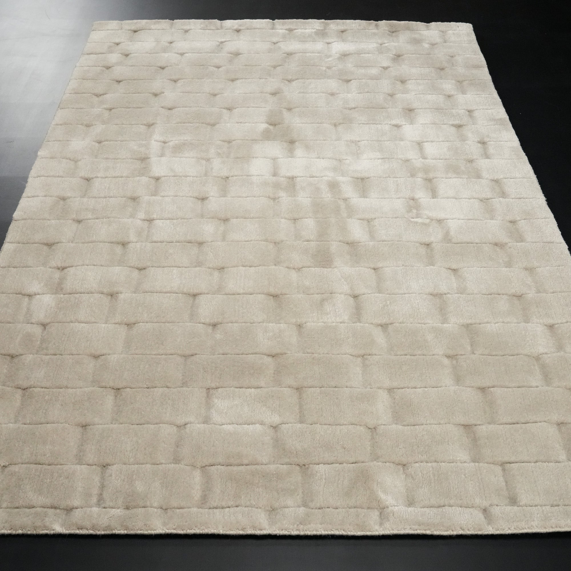 Hand Woven Geometric Patterned Gray Carpet