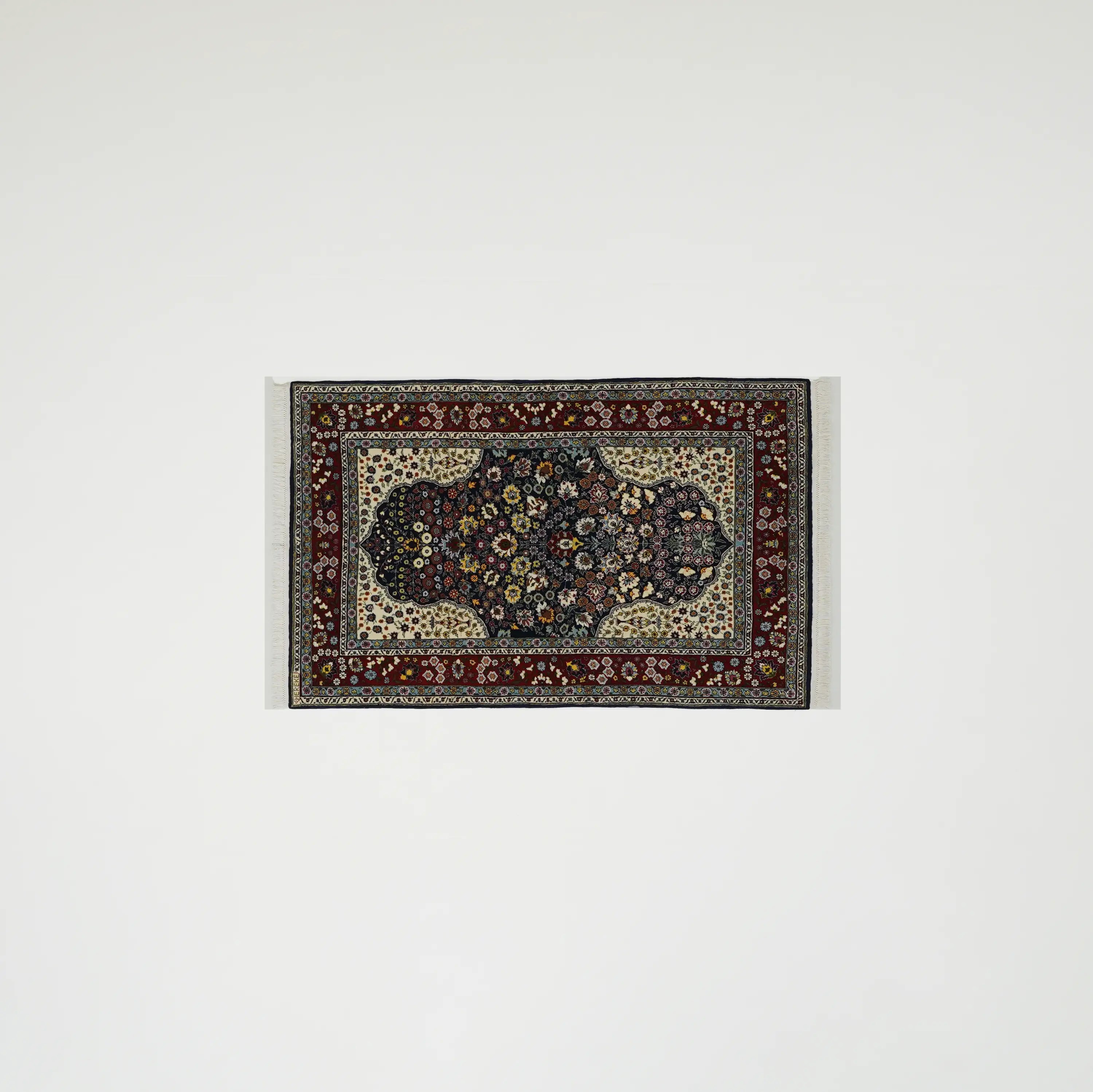 El Dokuma Hereke Desenli Lacivert Yün Halı