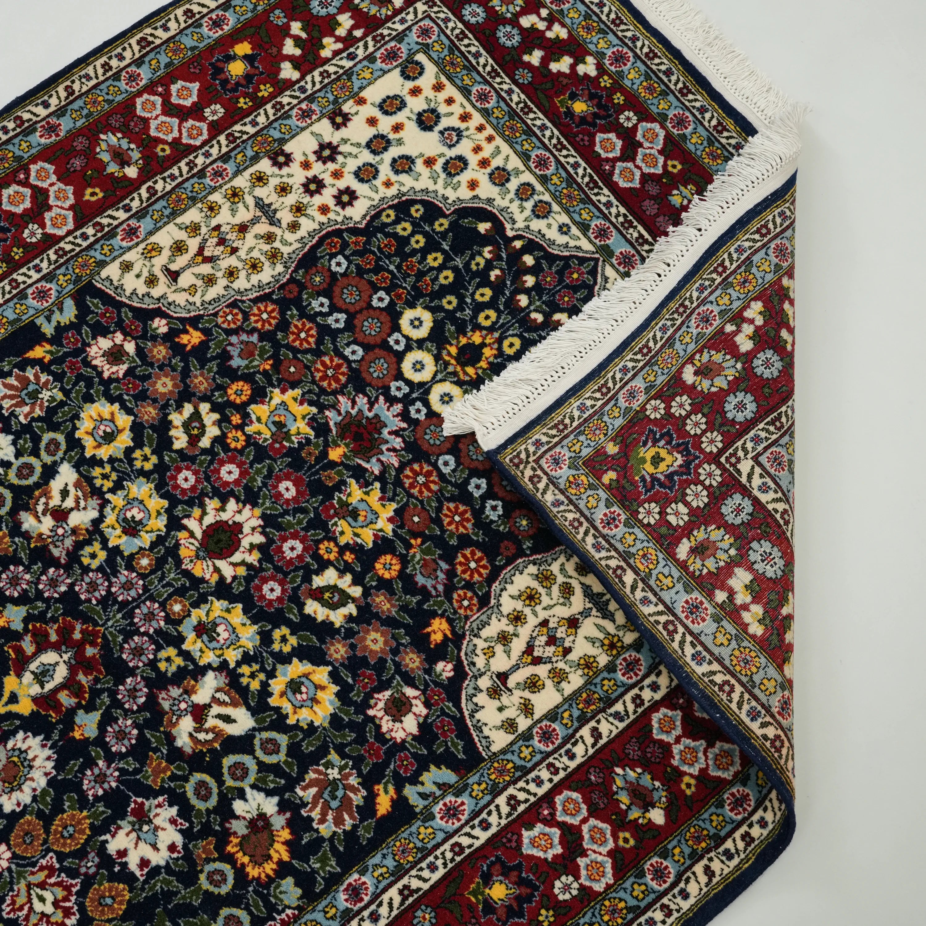 El Dokuma Hereke Desenli Lacivert Yün Halı