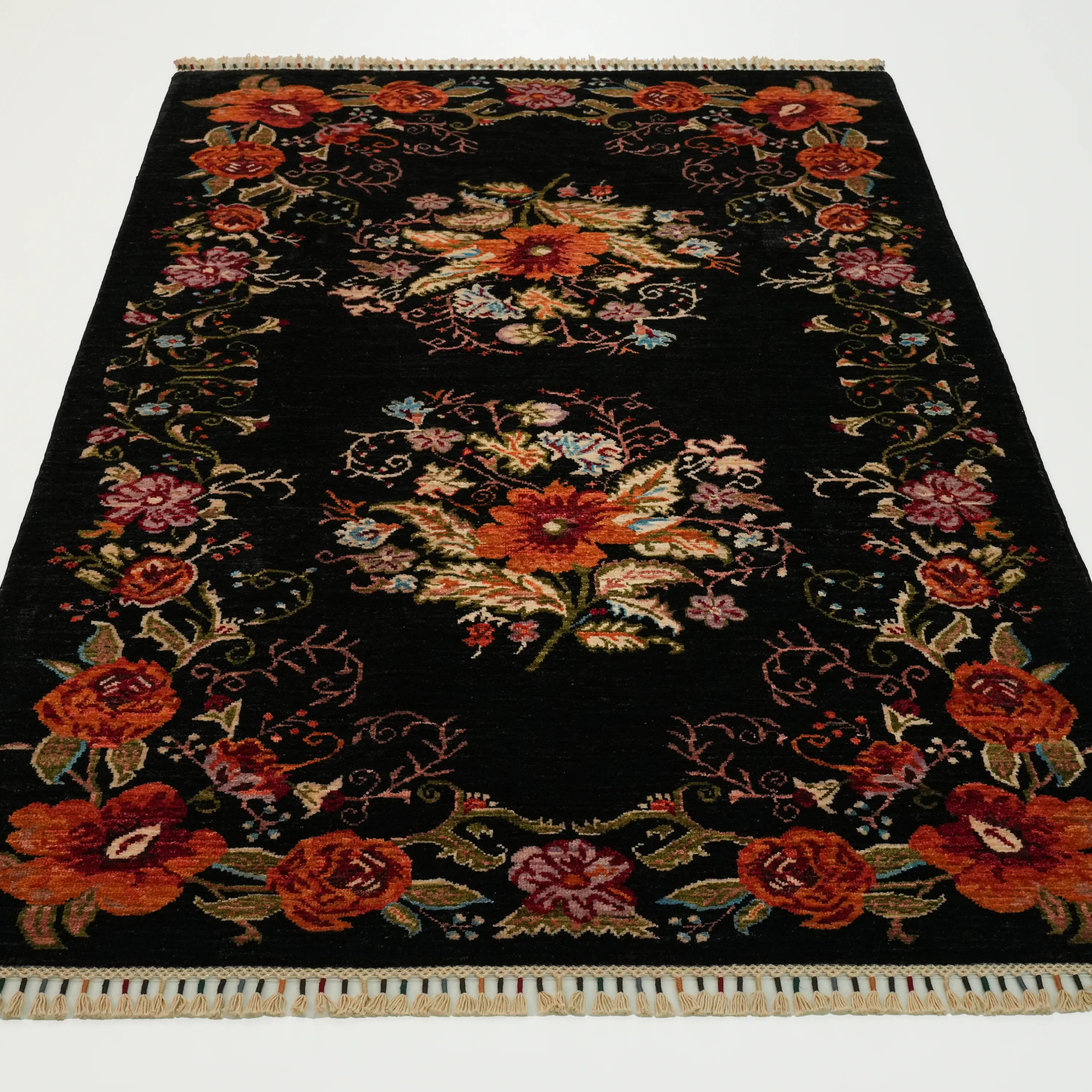 El Dokuma Karabağ Desenli Siyah Yün Halı