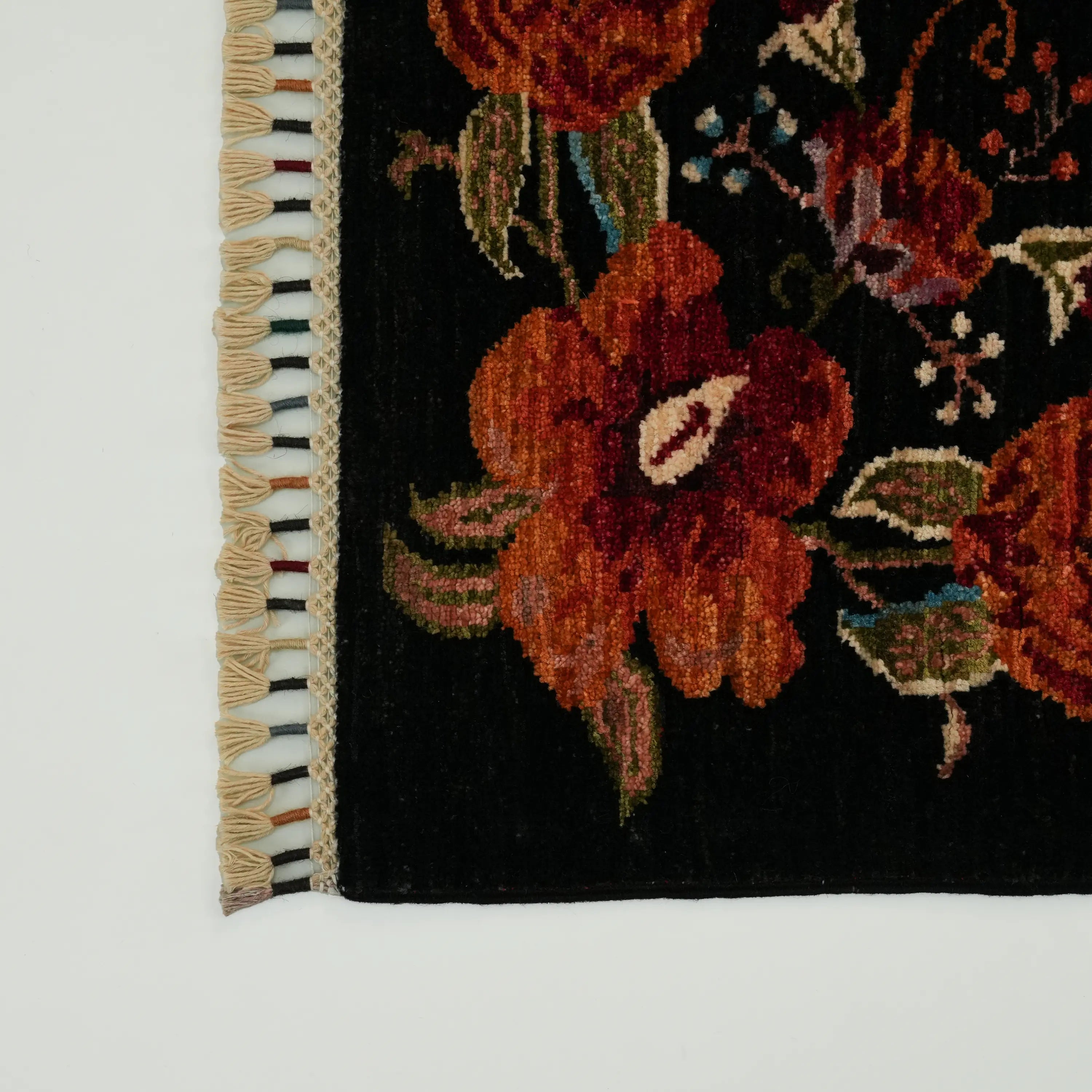 El Dokuma Karabağ Desenli Siyah Yün Halı