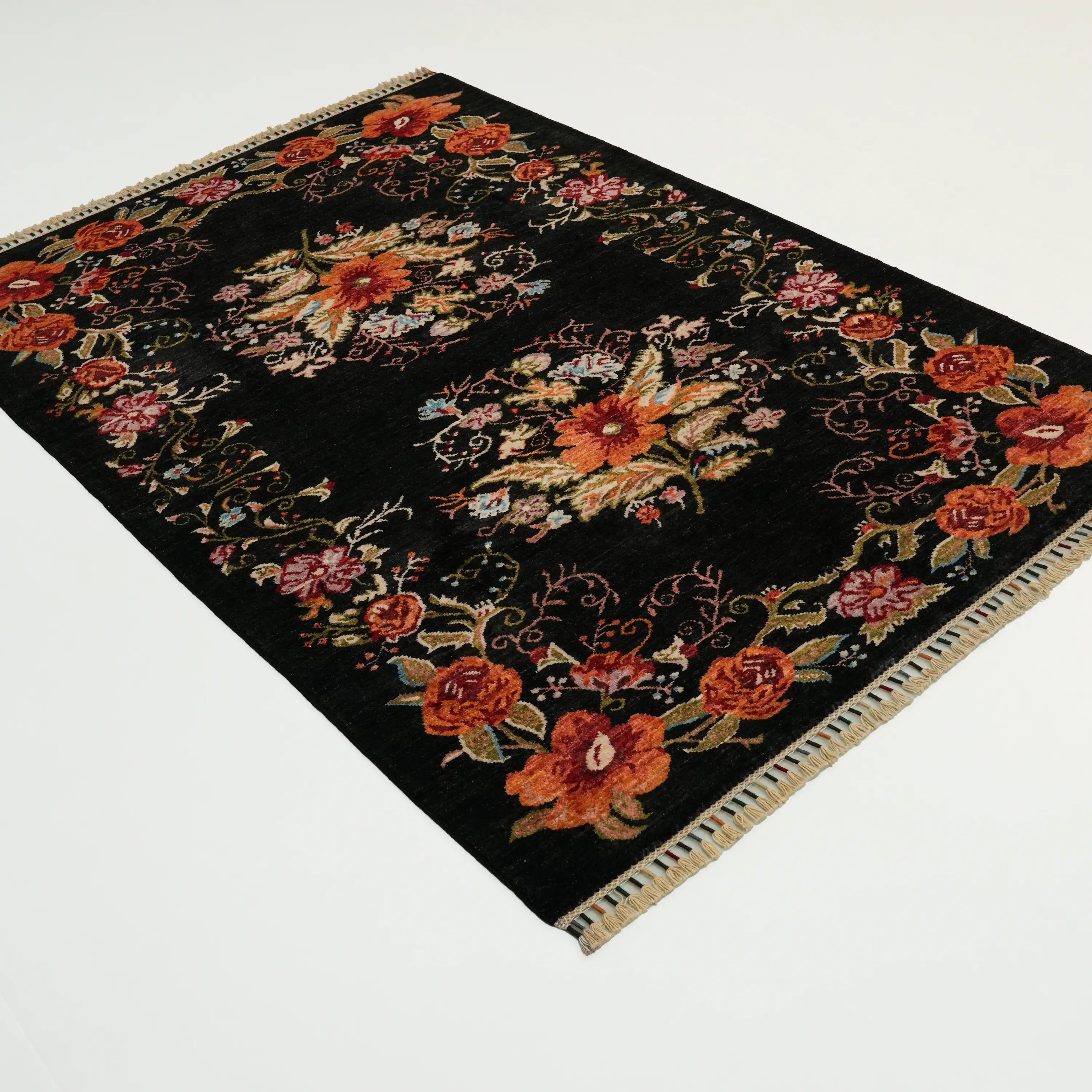 El Dokuma Karabağ Desenli Siyah Yün Halı