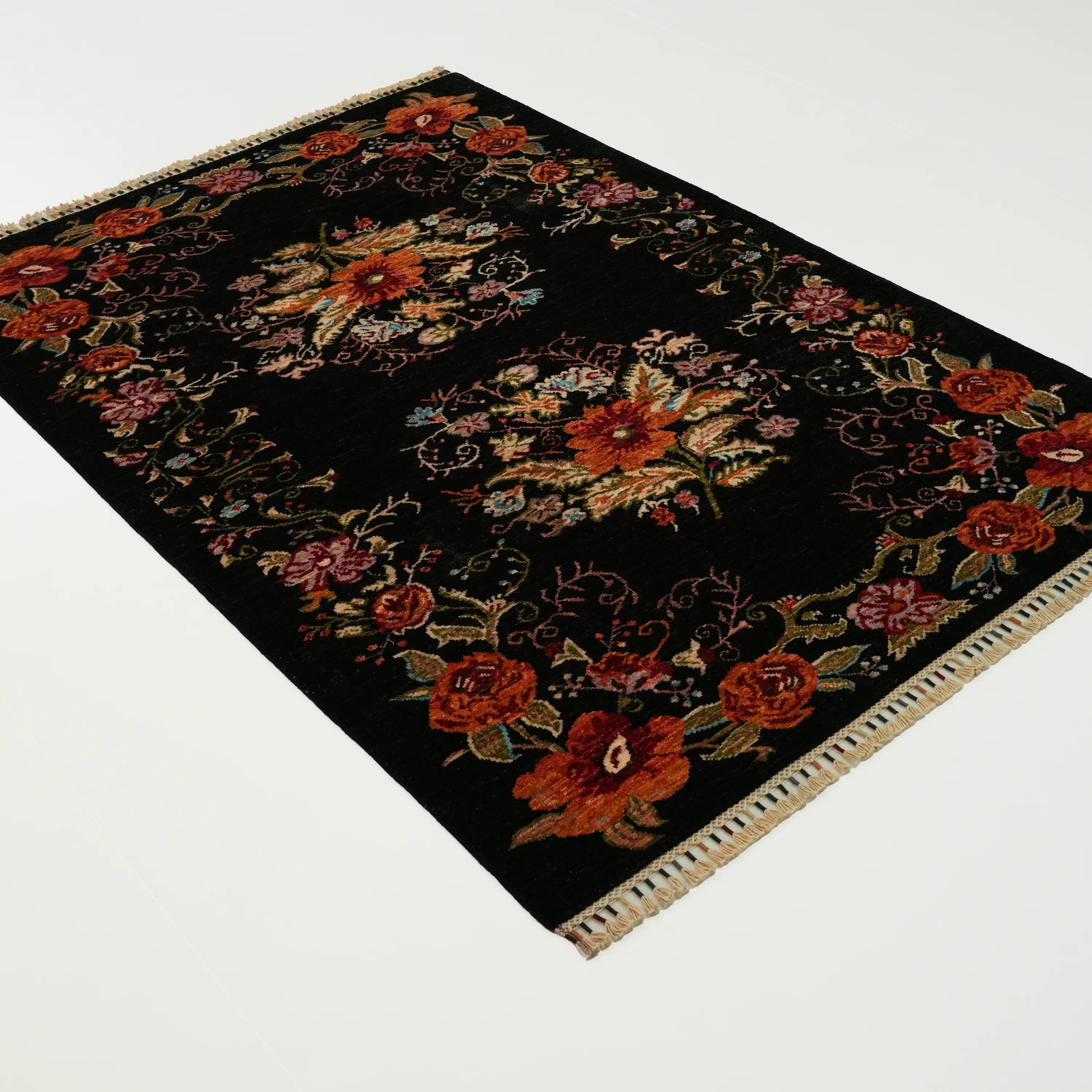 El Dokuma Karabağ Desenli Siyah Yün Halı