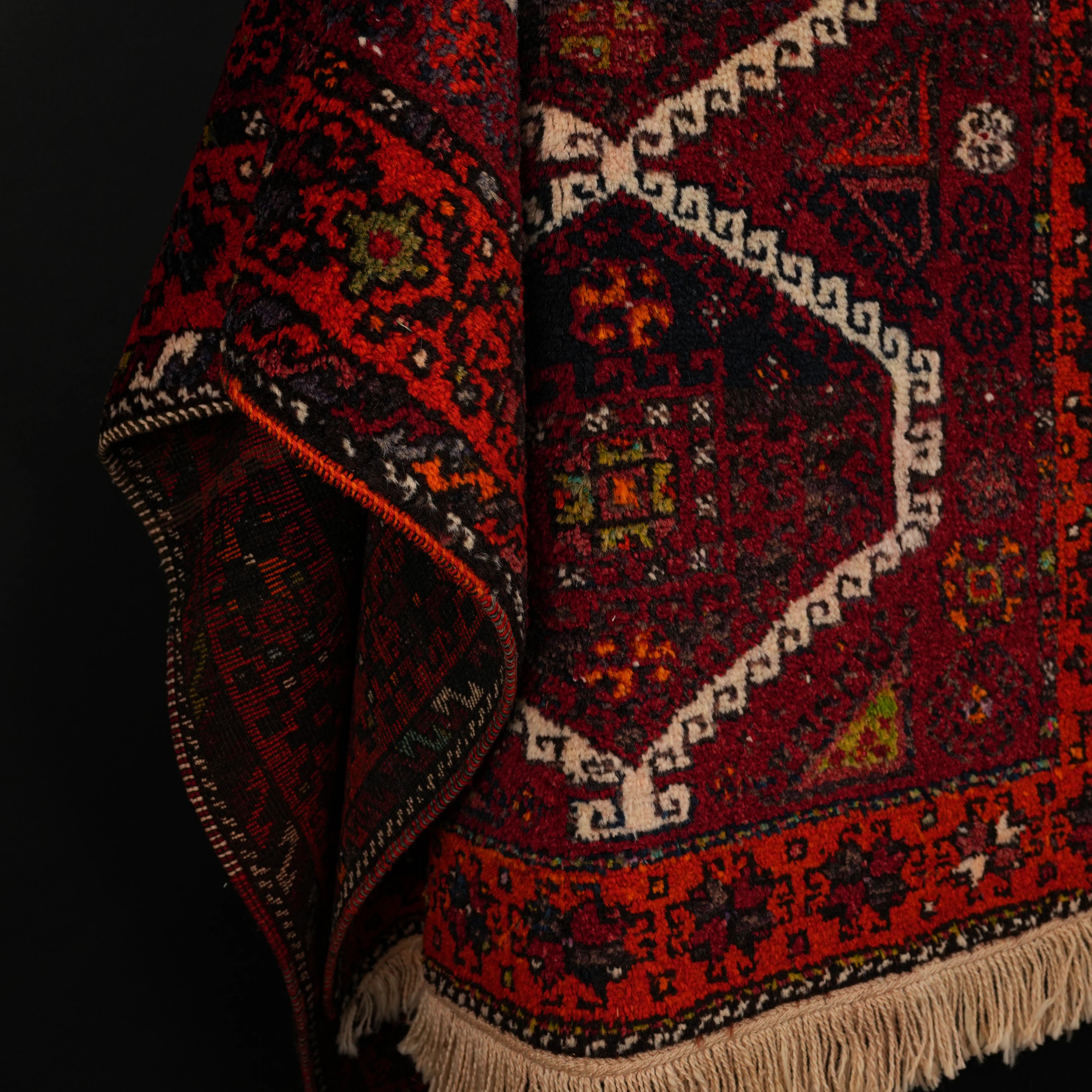 El Dokuma Kök Boyalı 70+ Yaş Sandık Eskisi Kırmızı Antep Halısı