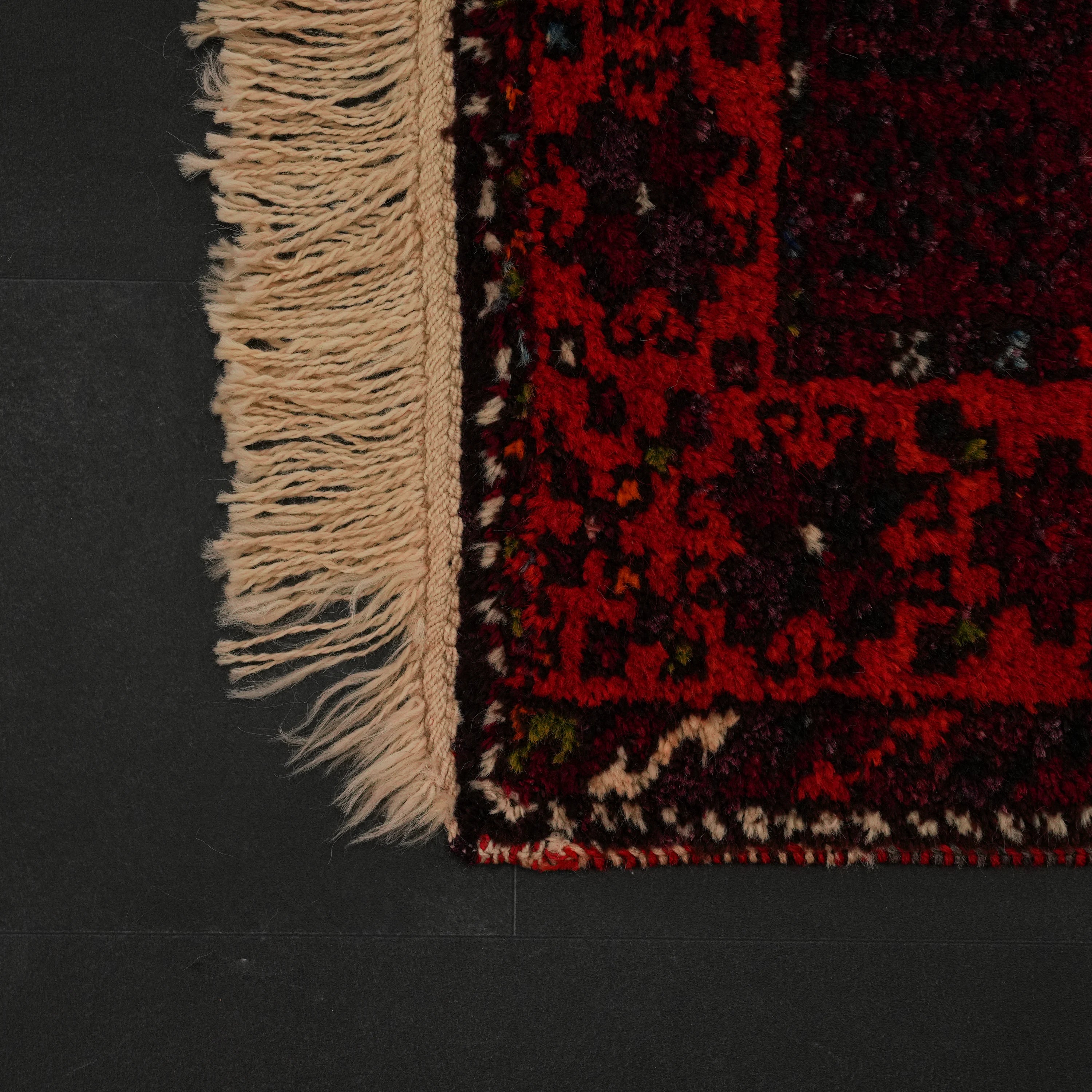 El Dokuma Kök Boyalı 70+ Yaş Sandık Eskisi Kırmızı Antep Halısı