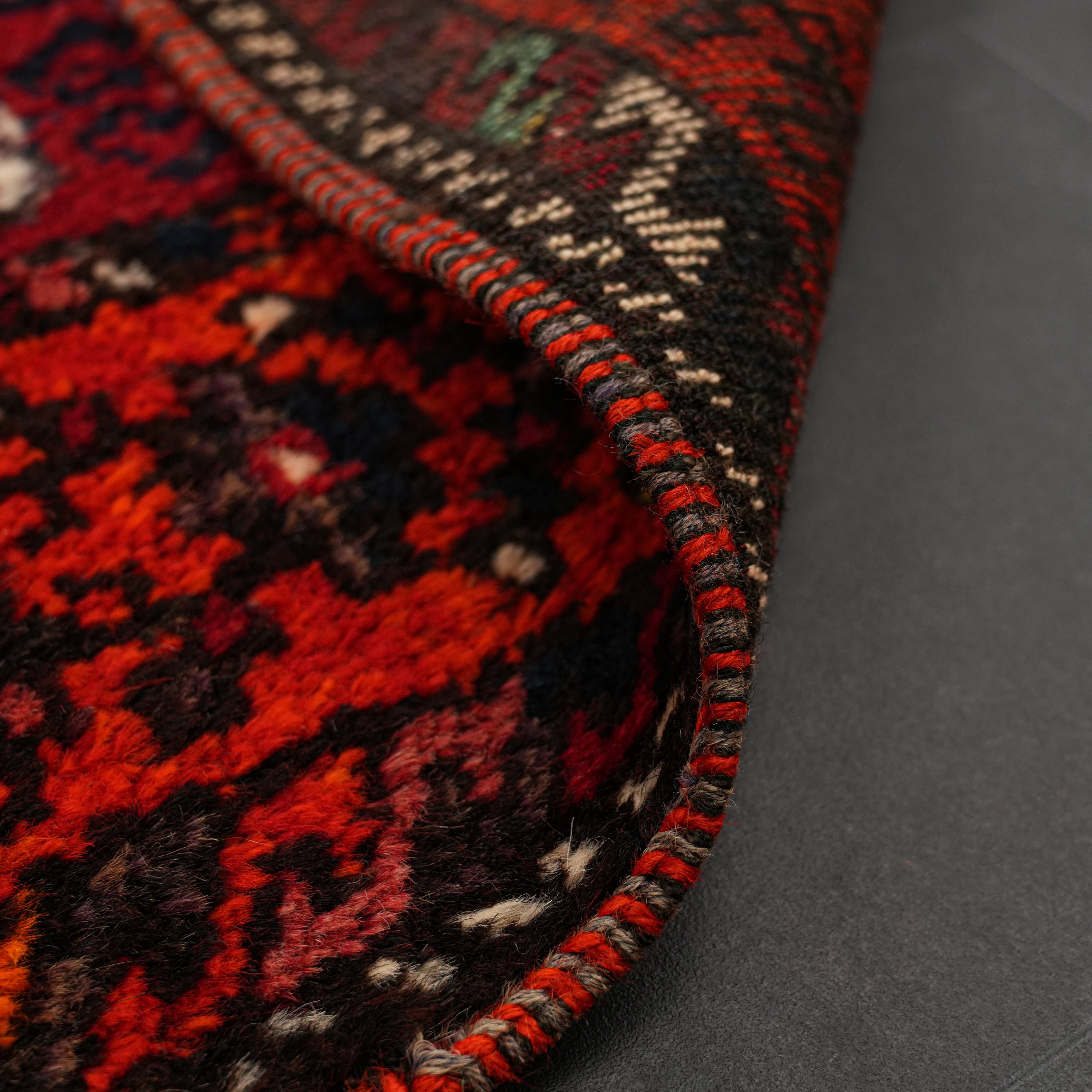 El Dokuma Kök Boyalı 70+ Yaş Sandık Eskisi Kırmızı Antep Halısı