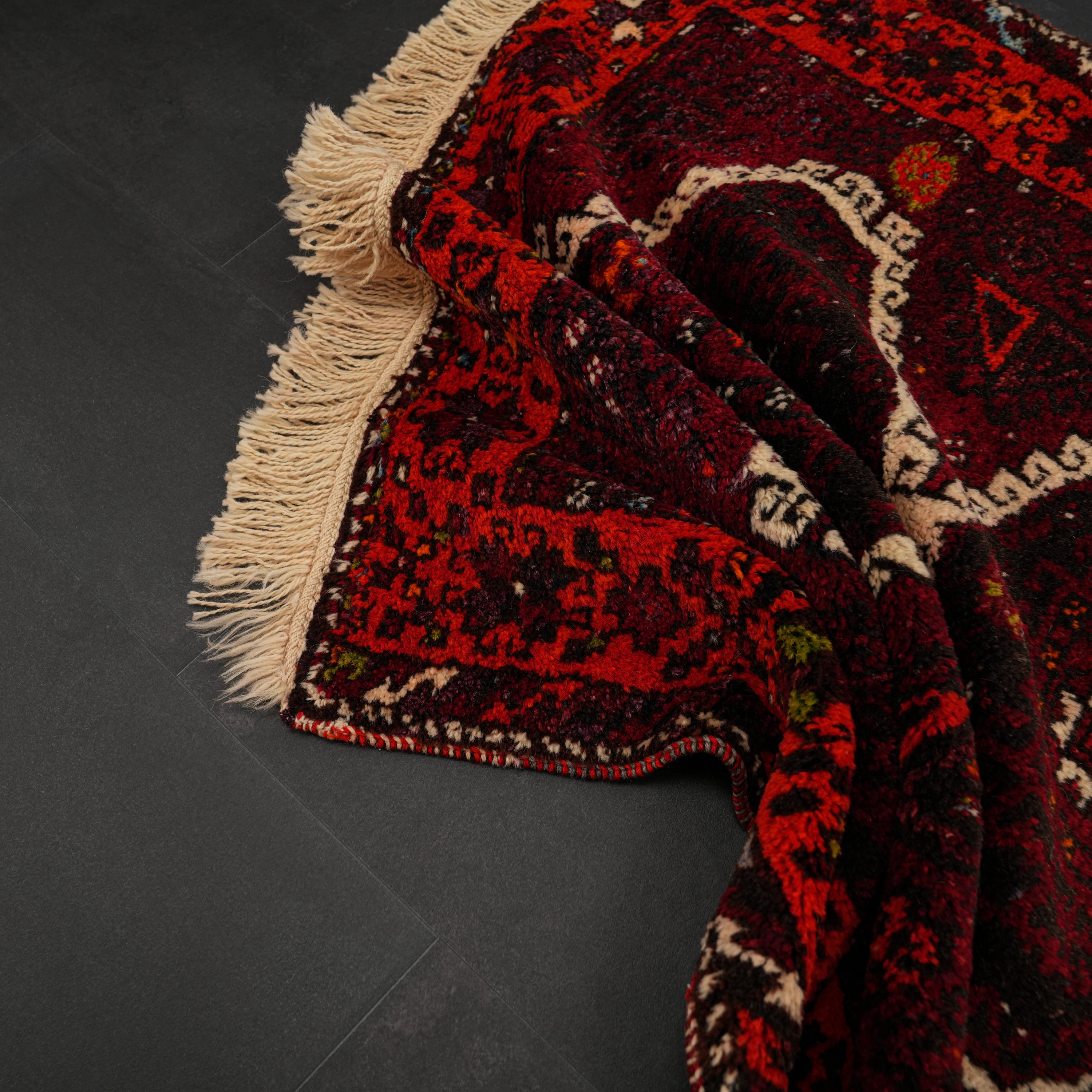 El Dokuma Kök Boyalı 70+ Yaş Sandık Eskisi Kırmızı Antep Halısı