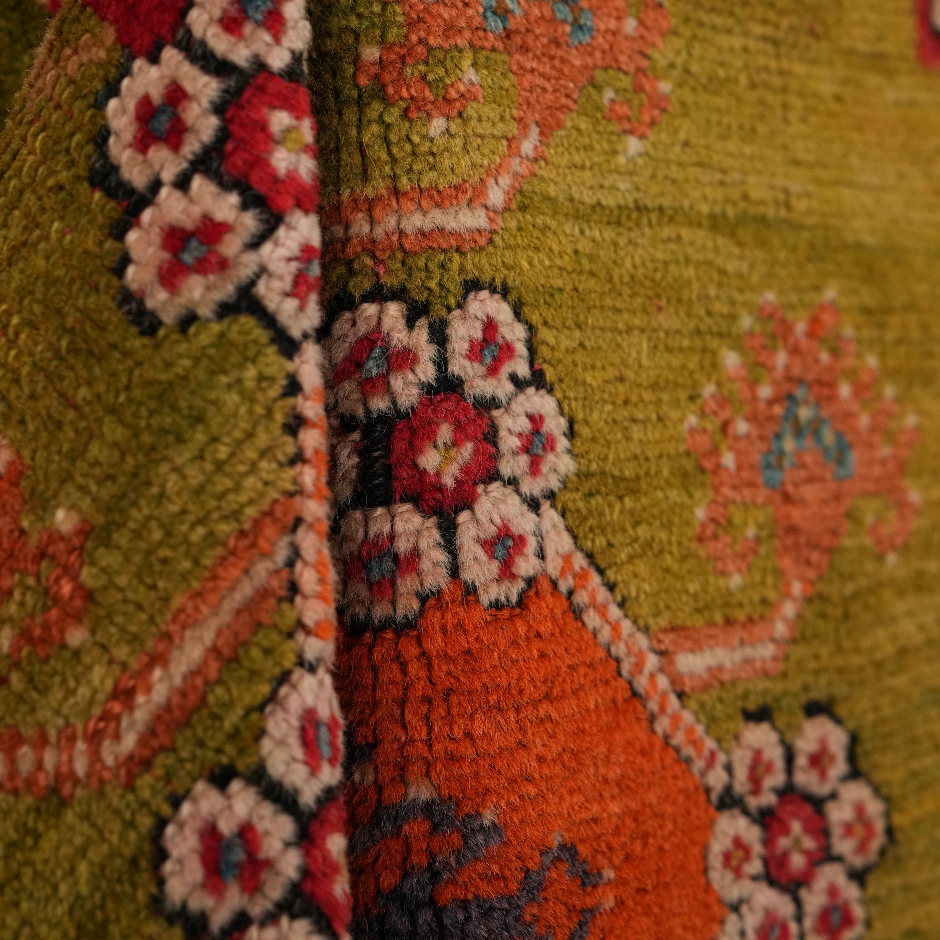 El Dokuma Kök Boyalı 90+ Yaş Afyon Antik Dazkırı Halısı