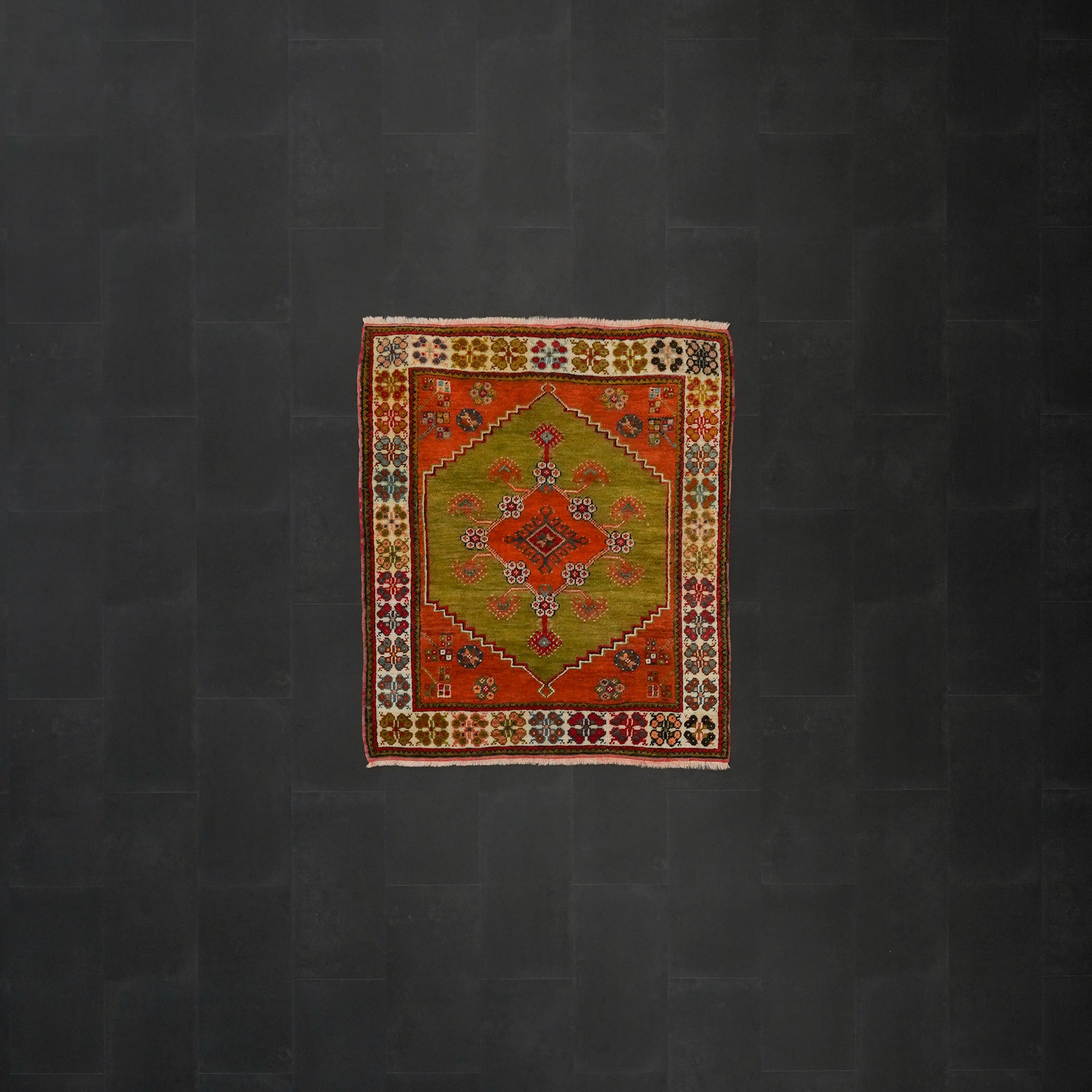 El Dokuma Kök Boyalı 90+ Yaş Afyon Antik Dazkırı Halısı