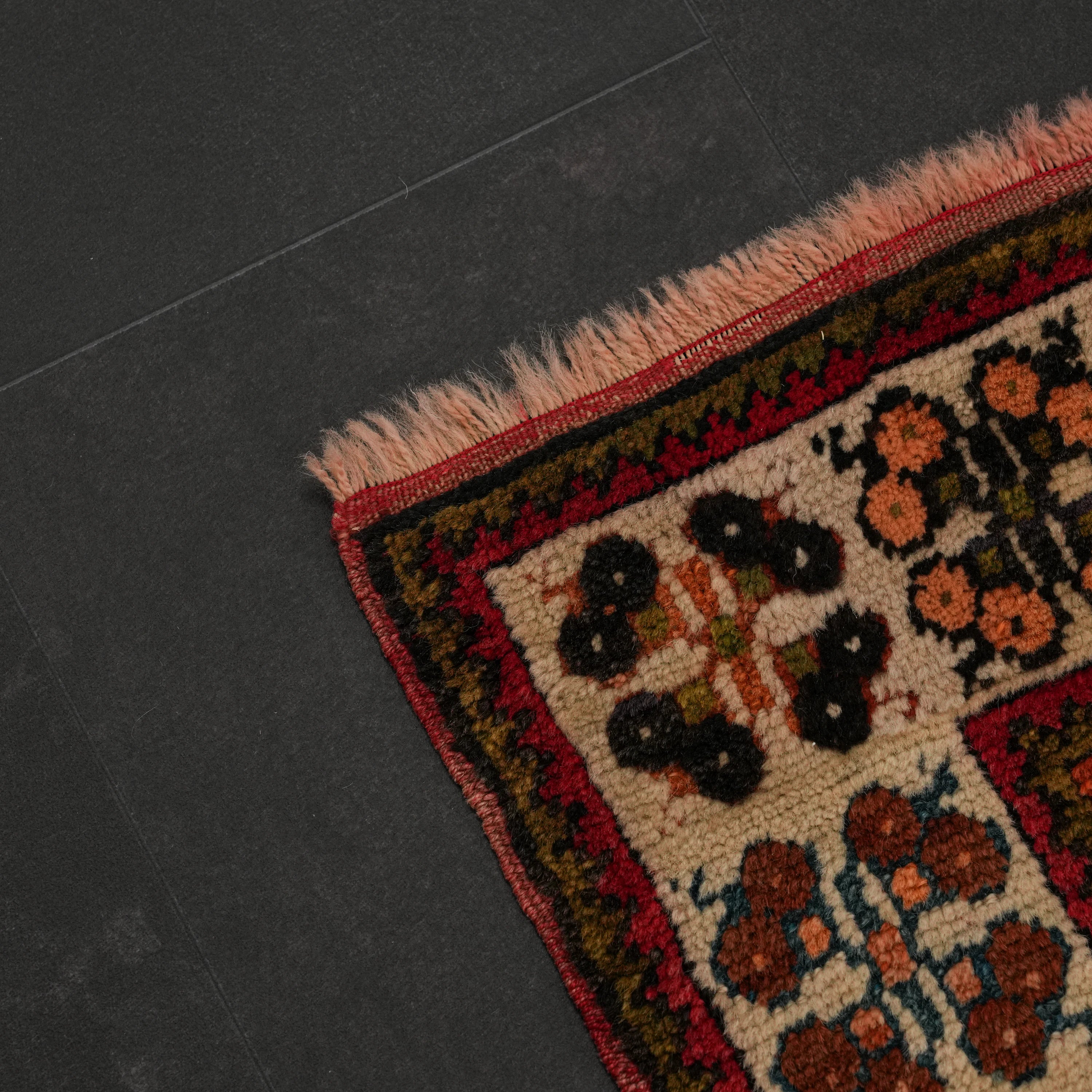 El Dokuma Kök Boyalı 90+ Yaş Afyon Antik Dazkırı Halısı