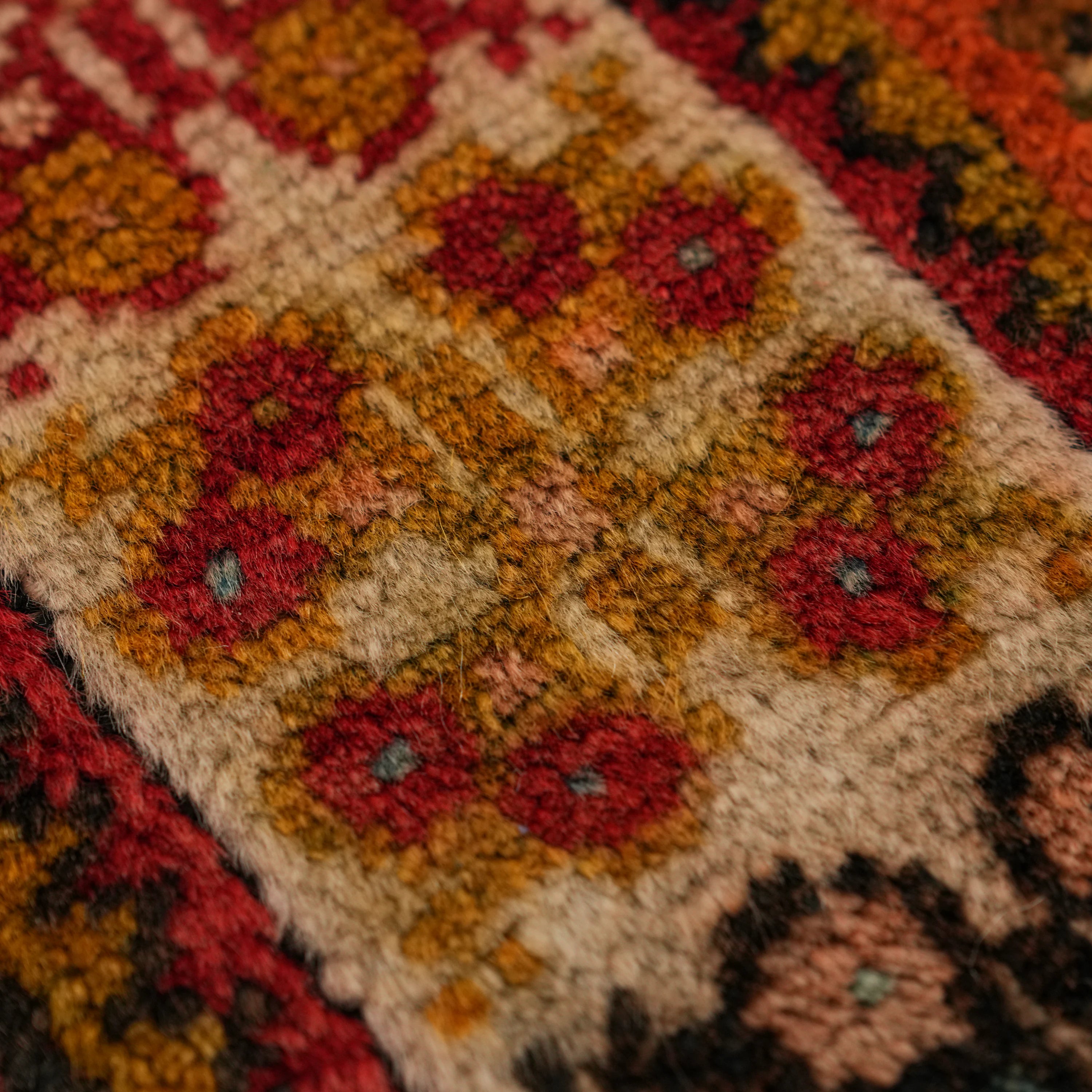 El Dokuma Kök Boyalı 90+ Yaş Afyon Antik Dazkırı Halısı