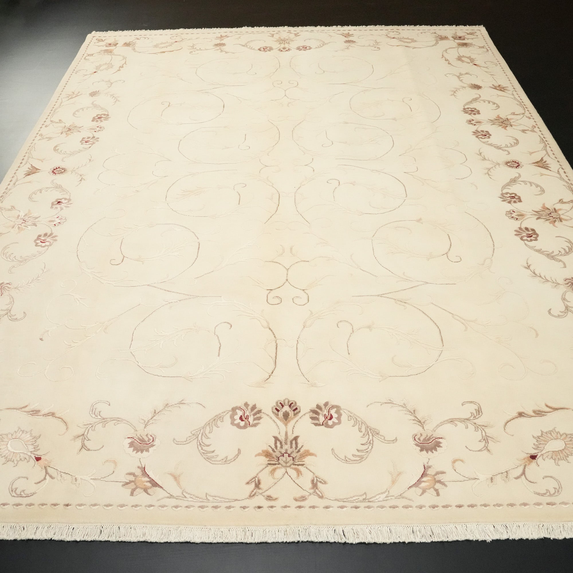Hand Woven Cream Flower Patterned Classic Wool Carpet
