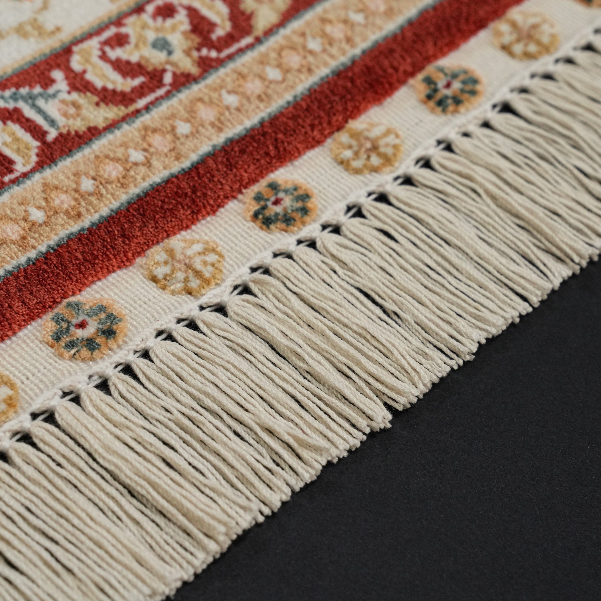 Handwoven Medallion Patterned Silk Red Rug