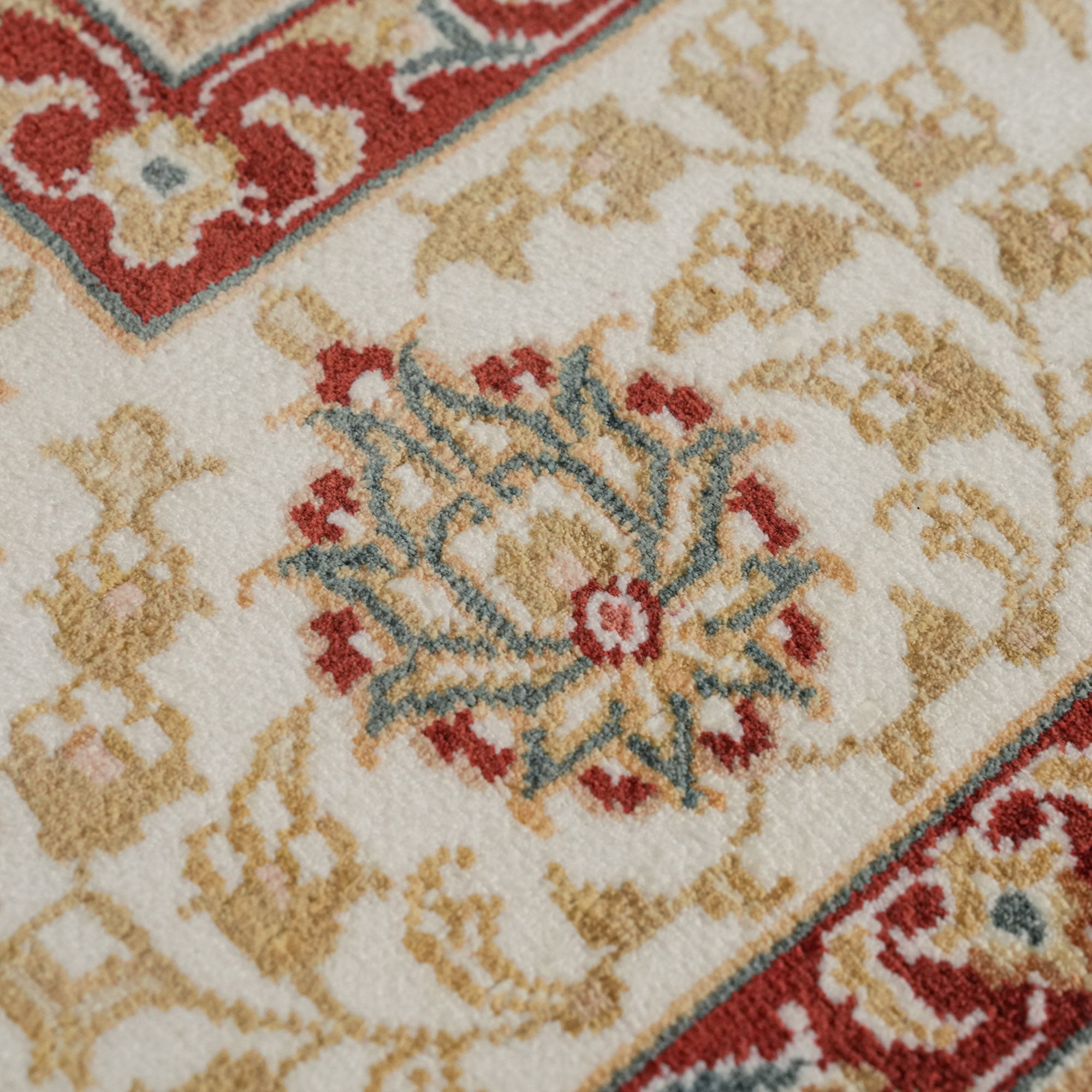Handwoven Medallion Patterned Silk Red Rug