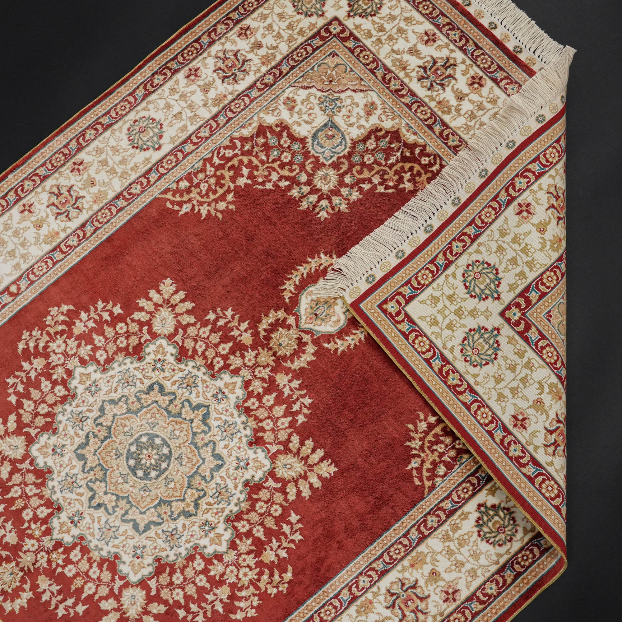 Handwoven Medallion Patterned Silk Red Rug