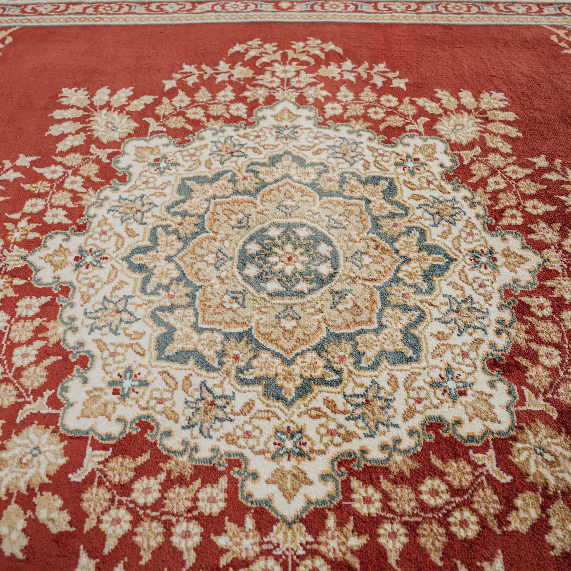 Handwoven Medallion Patterned Silk Red Rug