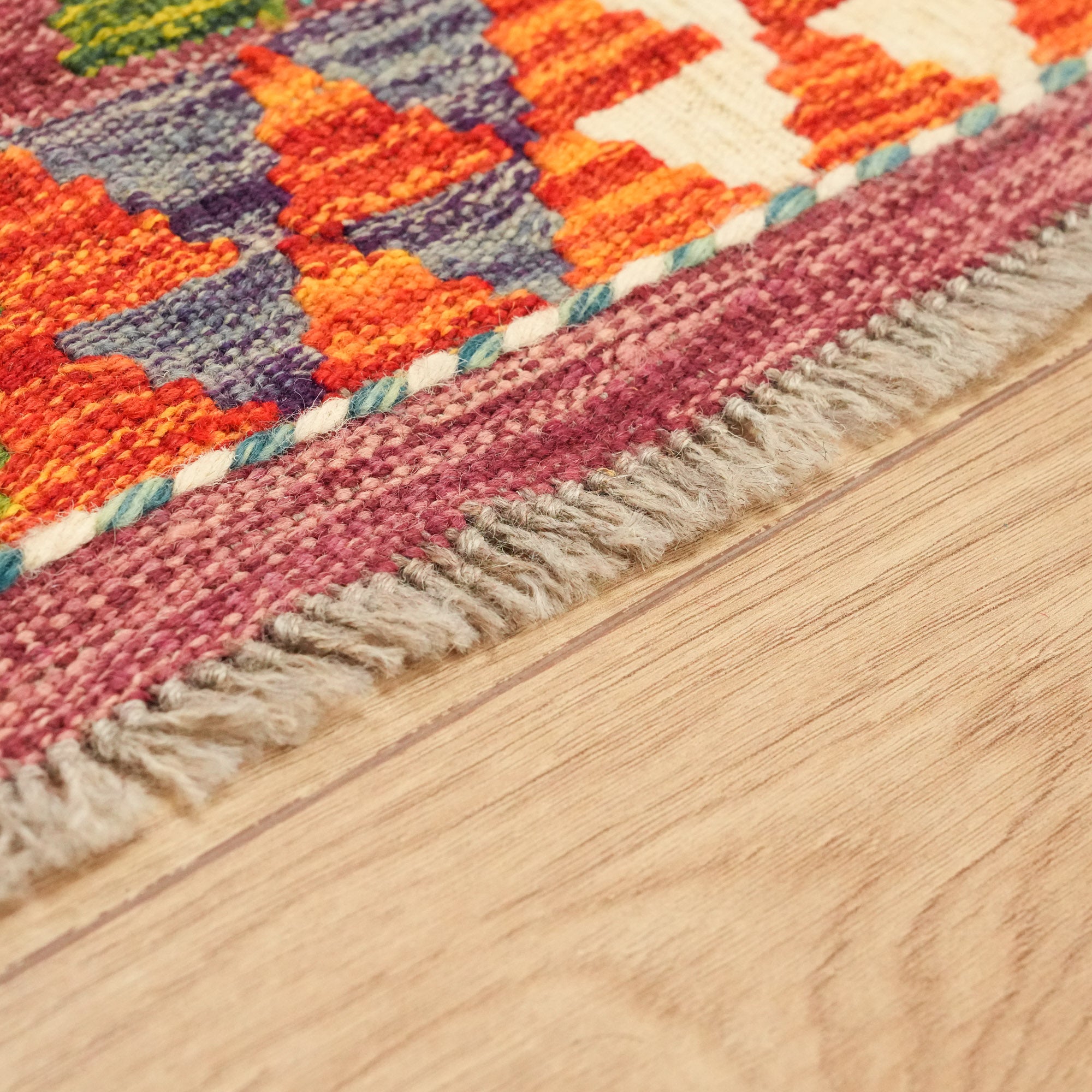 El Dokuma Otantik Desenli Yün Rengarenk Kilim