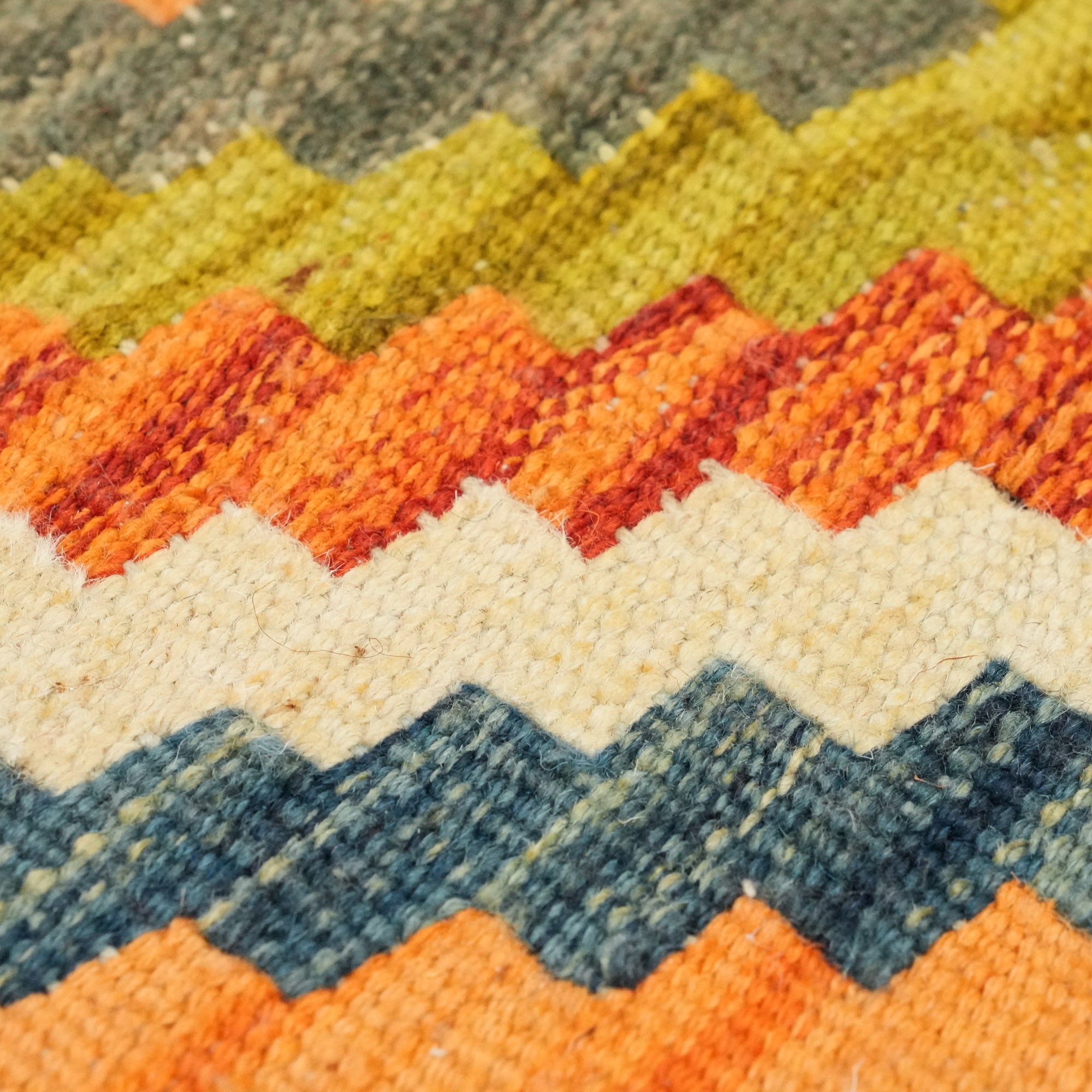 El Dokuma Rengarenk Otantik Desenli Yün Etnik Minder