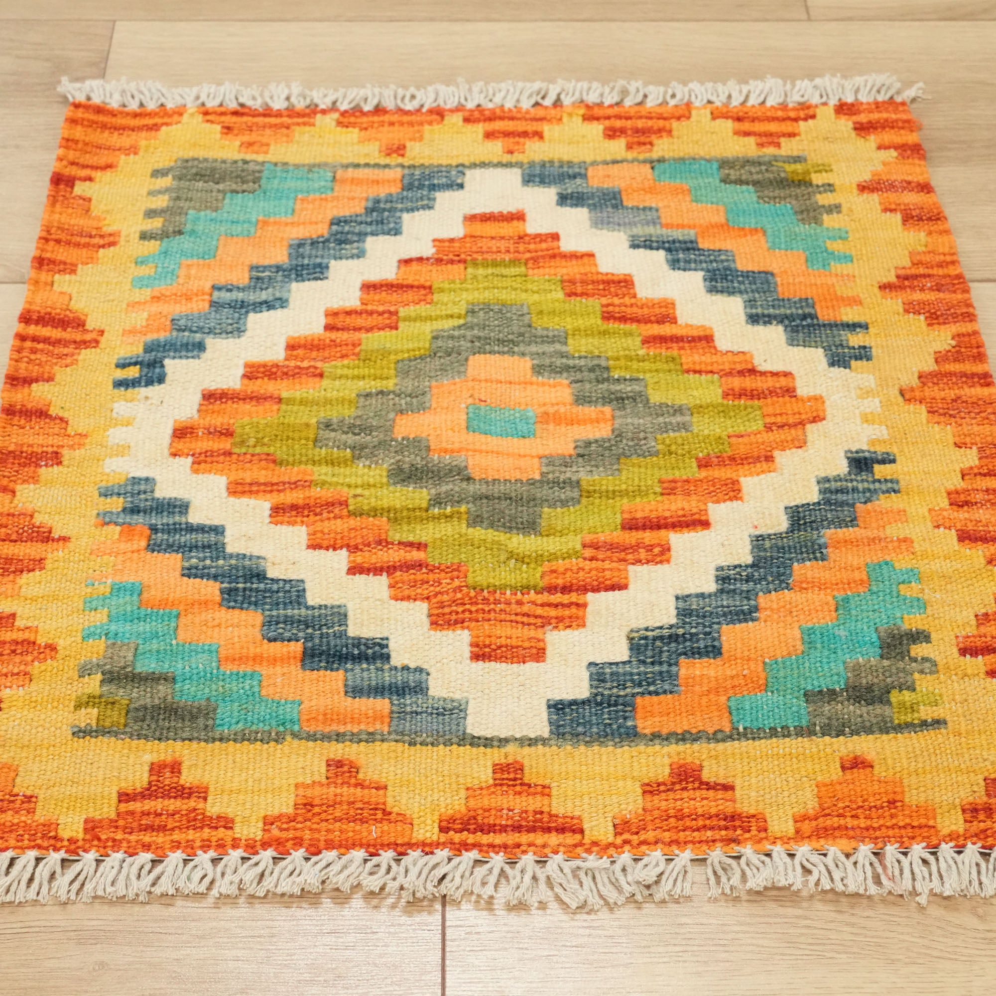 El Dokuma Rengarenk Otantik Desenli Yün Etnik Minder