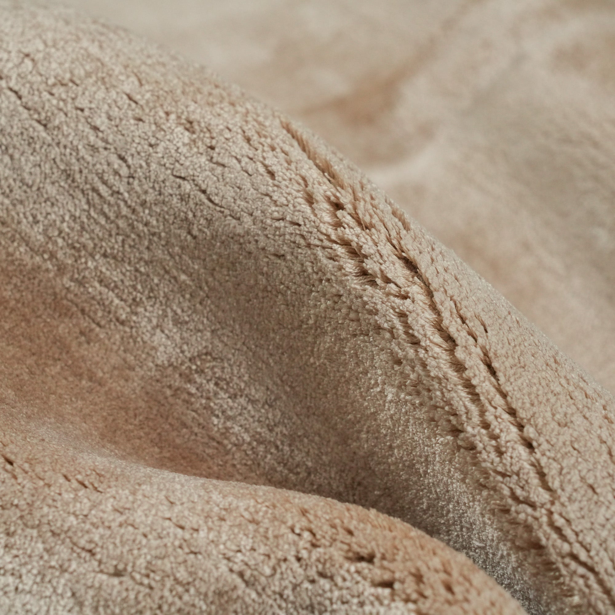 Tezgah Dokuma Sade Desenli Bej Viskon Halı