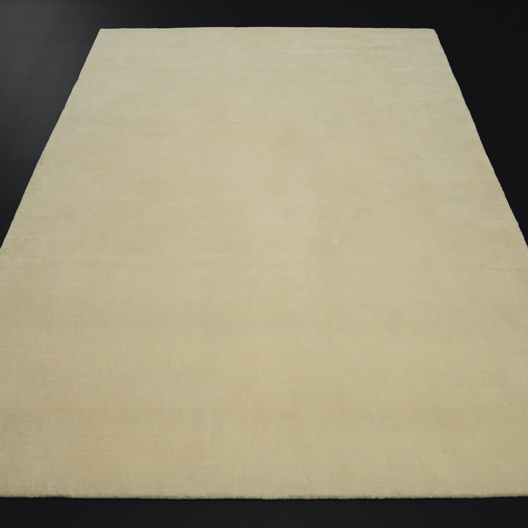 Hand Woven Plain Patterned White Carpet