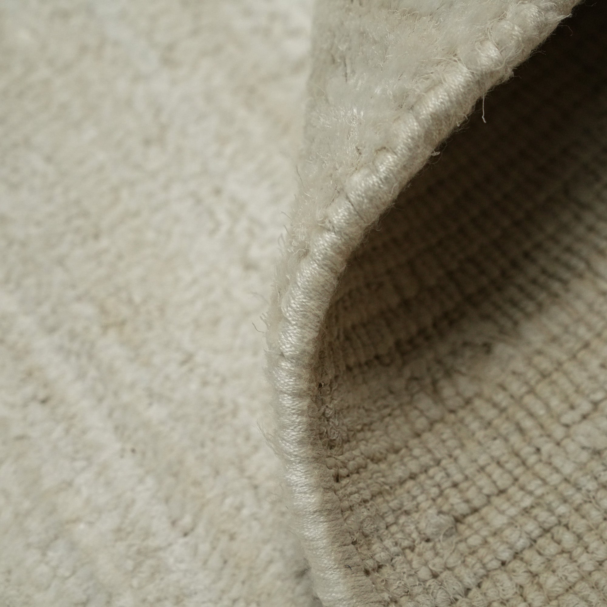 Hand Woven Simple Patterned White Viscose Carpet