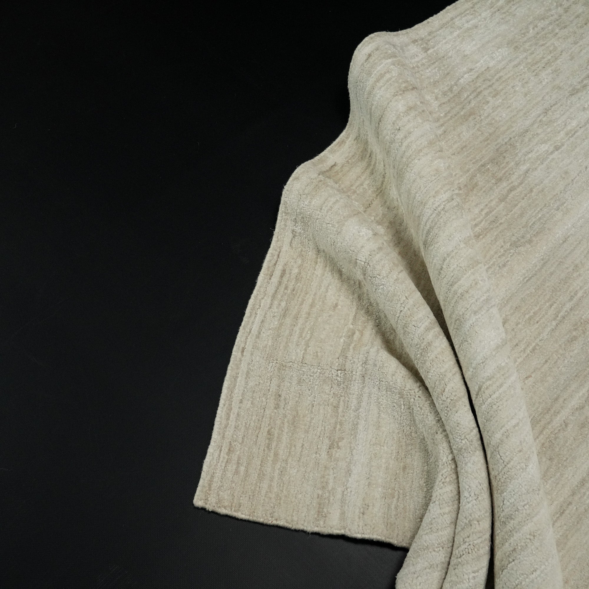 Hand Woven Simple Patterned White Viscose Carpet