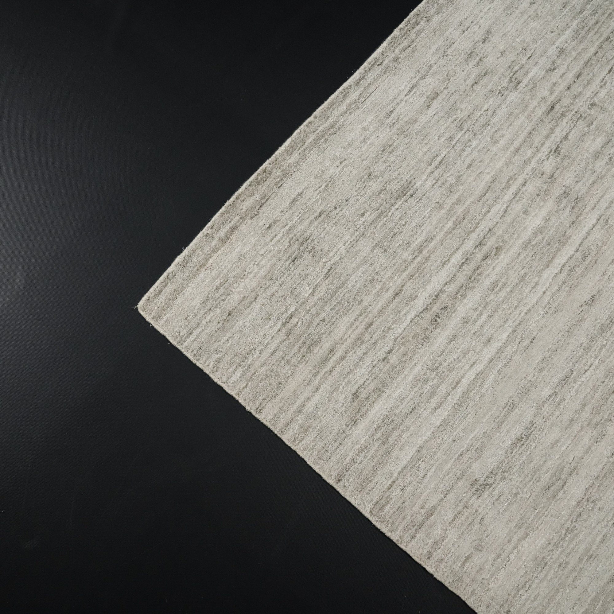 El Dokuma Sade Desenli Gri Halı