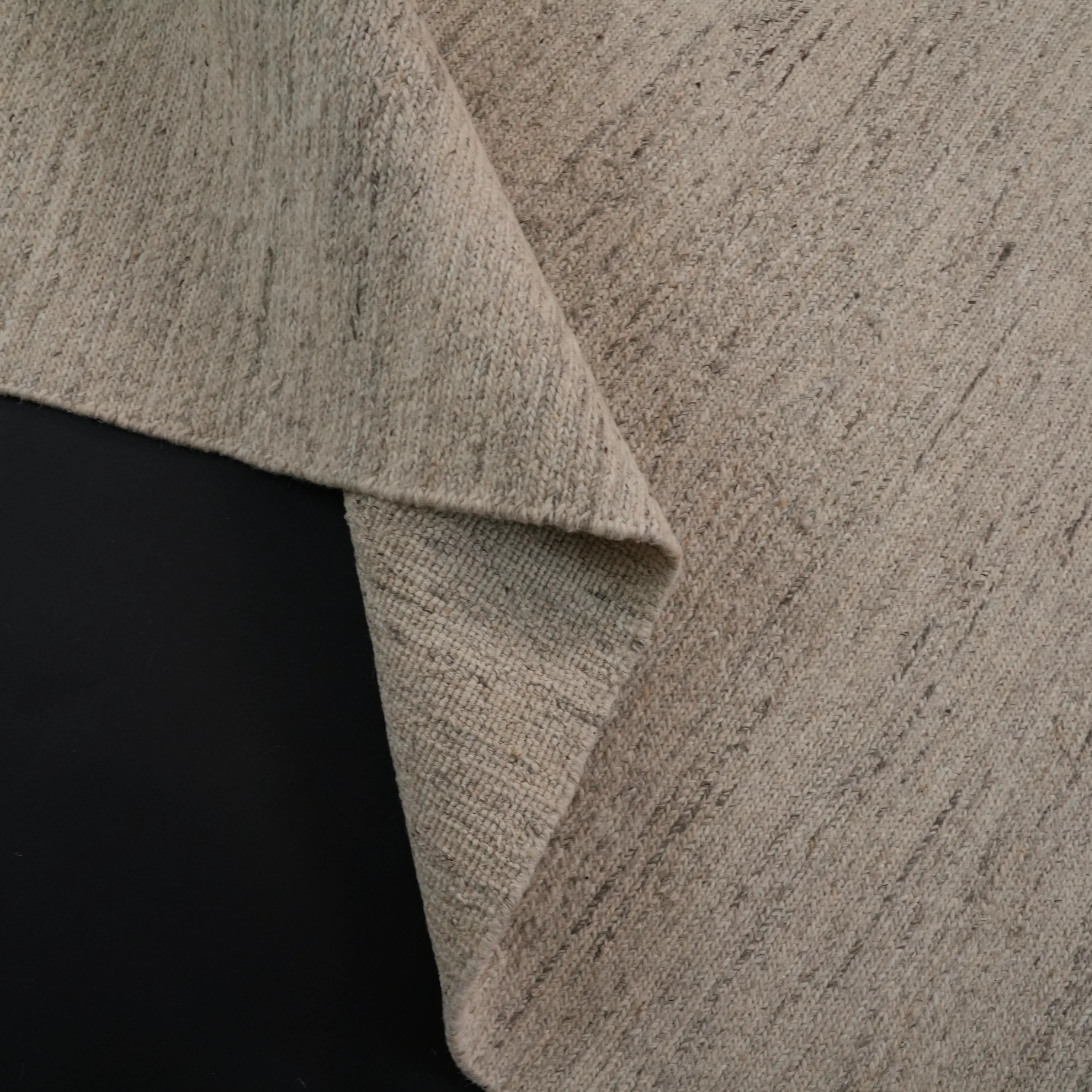 Handwoven Simple Pattern Wool Cream Rug