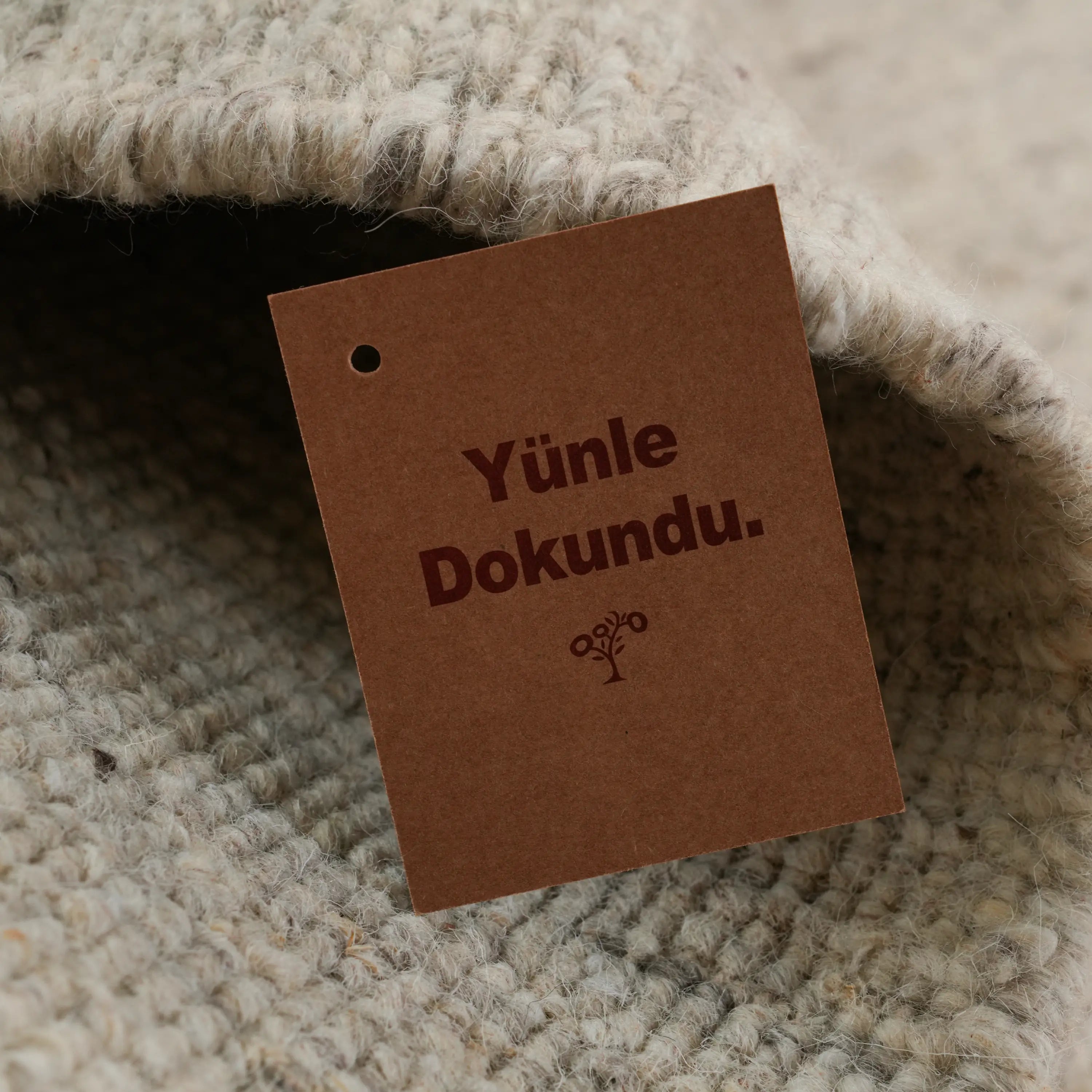 Handwoven Simple Pattern Wool Cream Rug