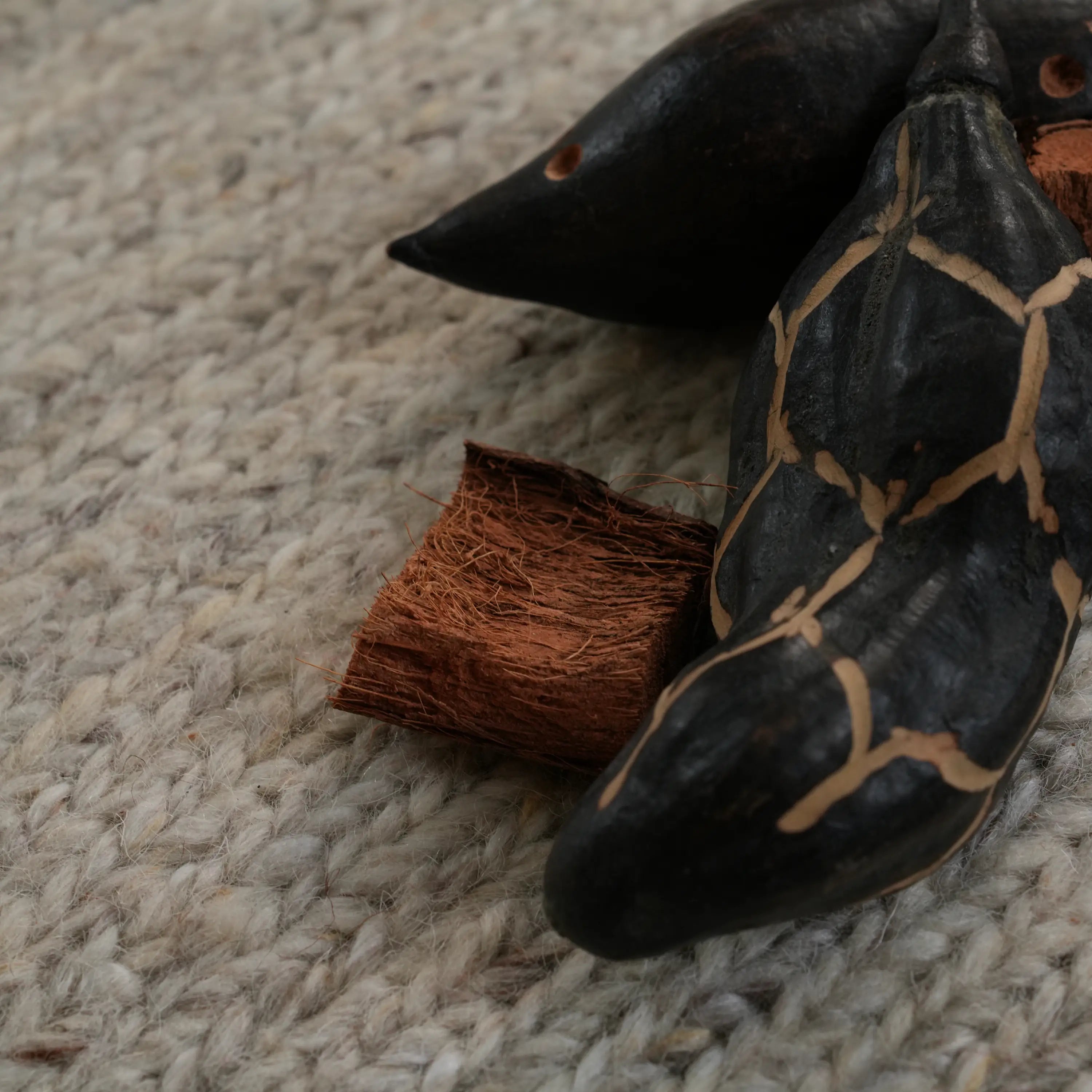 Handwoven Simple Pattern Wool Cream Rug