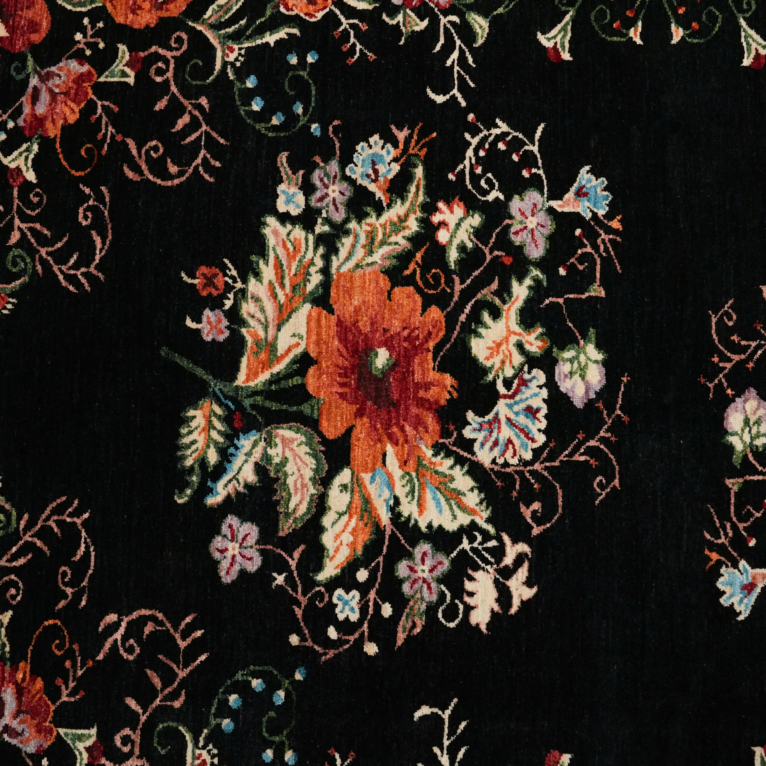 El Dokuma Siyah Karabağ Desenli Yün Siyah Halı