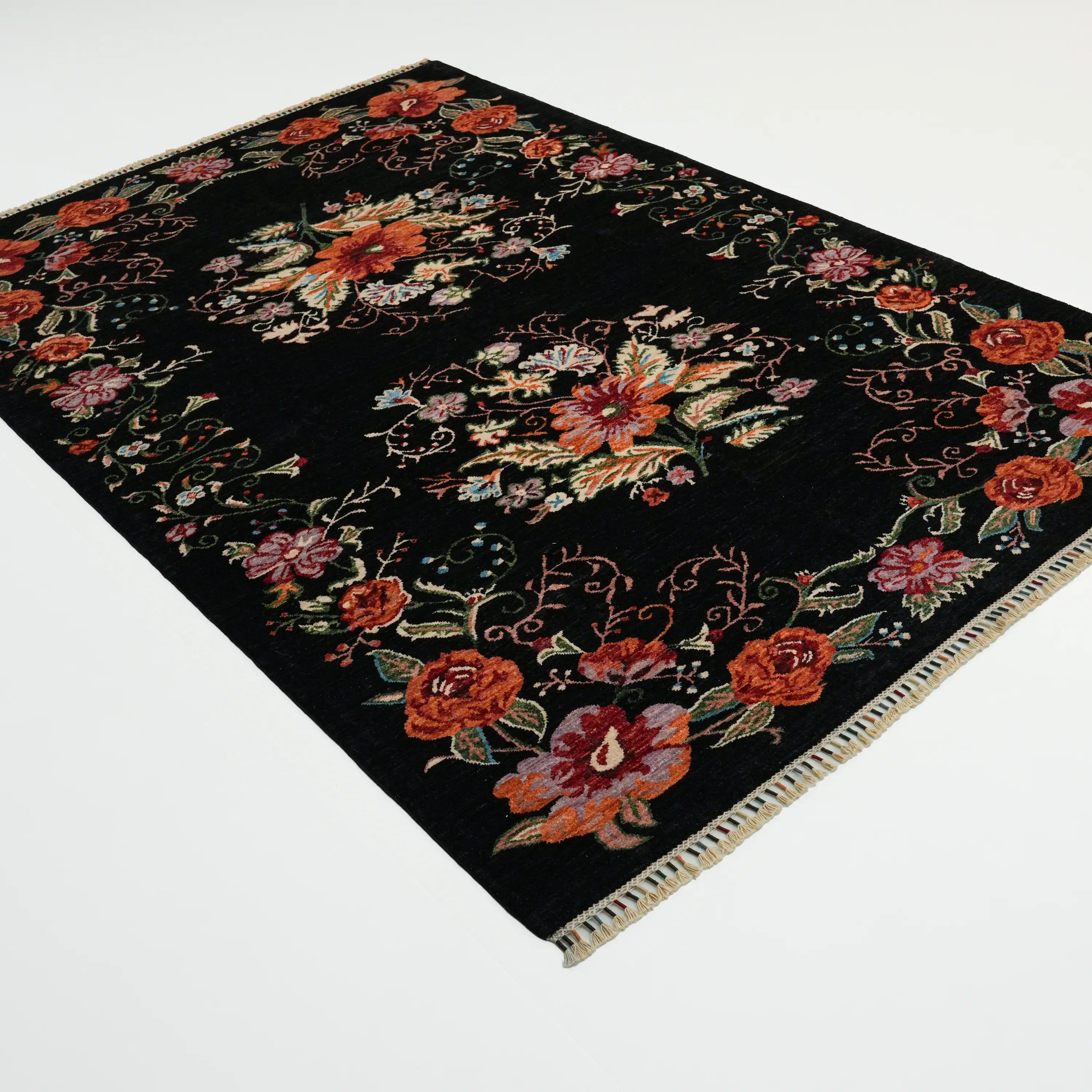 El Dokuma Siyah Karabağ Desenli Yün Siyah Halı